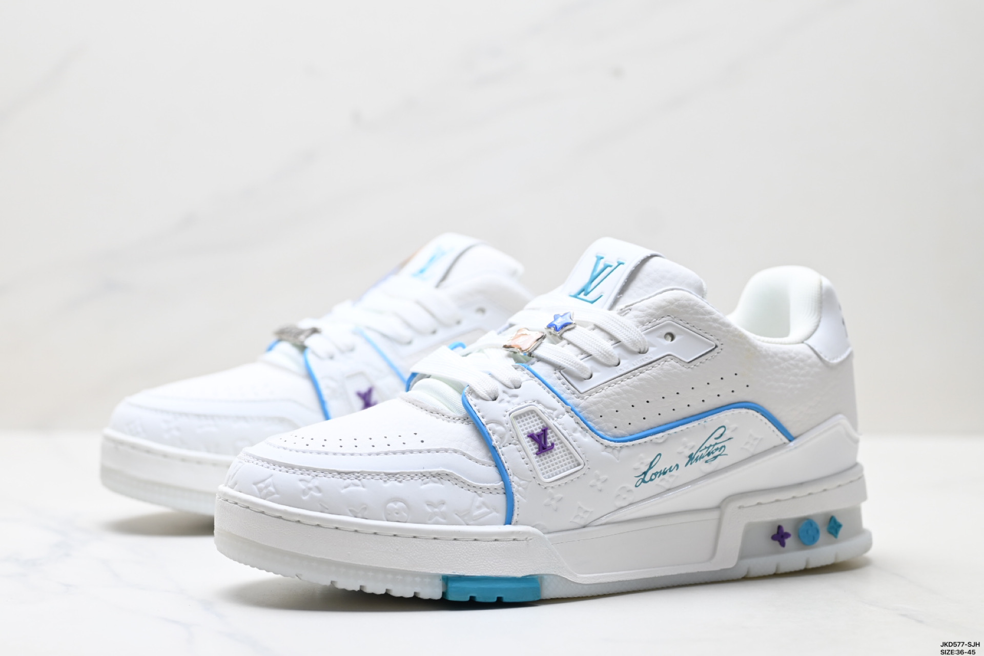 Louis Vuitton Trainer Sneaker: Lujo y Comodidad en Cada Paso 5 i1755359930656 9701 0 3