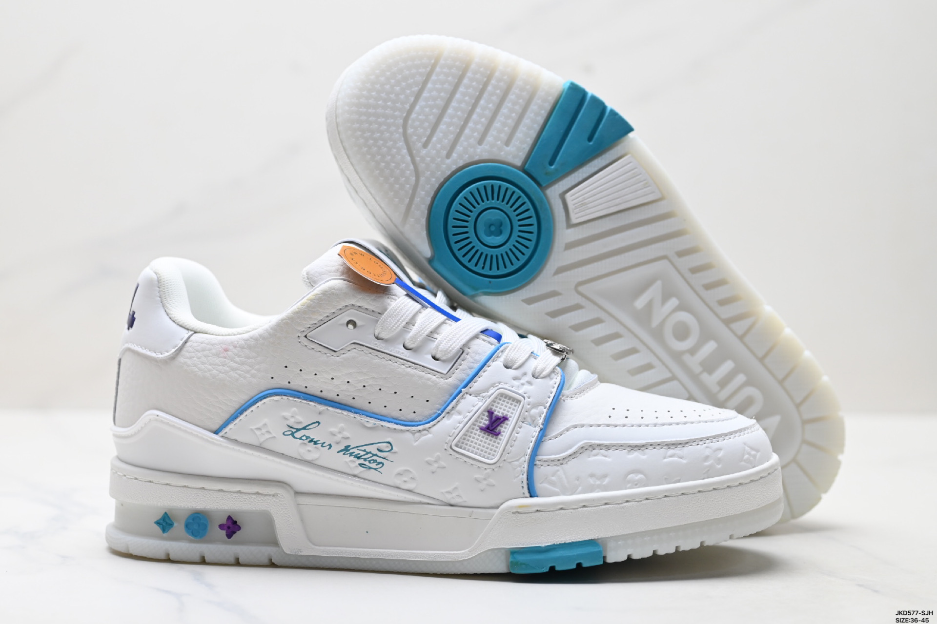 Louis Vuitton Trainer Sneaker: Lujo y Comodidad en Cada Paso 6 i1755359931588 7692 0 4