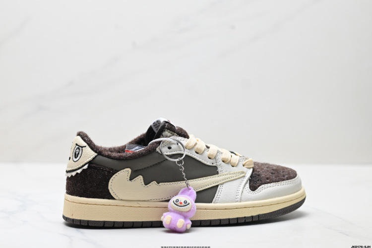 Nike Air Jordan 1 x Travis Scott 'DIY' - נעלי סניקרס בעיצוב אישי 1 Nike Air Jordan 1 x Travis Scott ‘DIY’ – נעלי סניקרס בעיצוב אישי