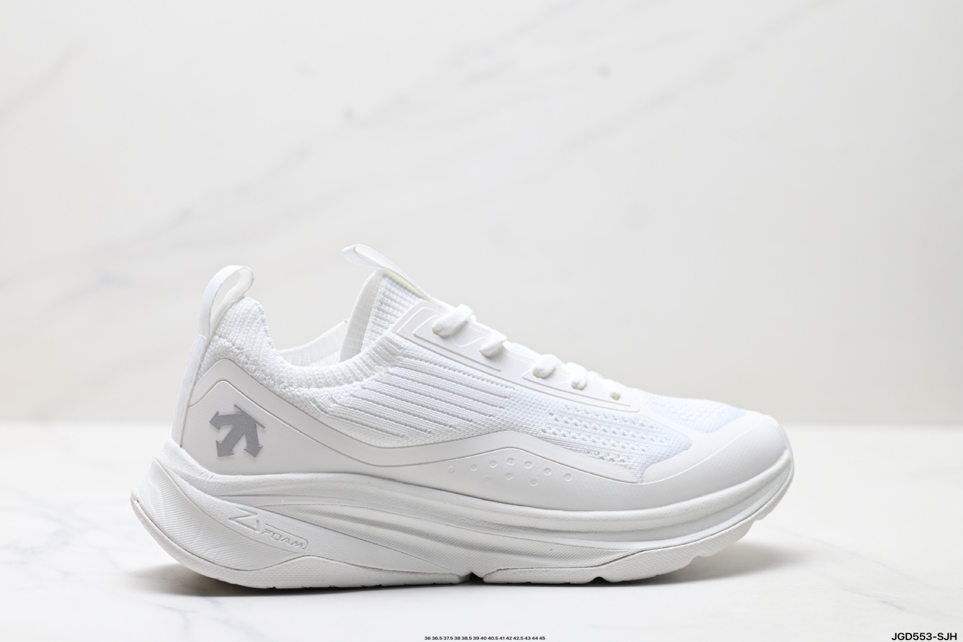 迪桑特DESCENTE ENERZITE LAVITATE 2.0 KNIT 时尚防滑 低帮跑步鞋 D5191RRN05