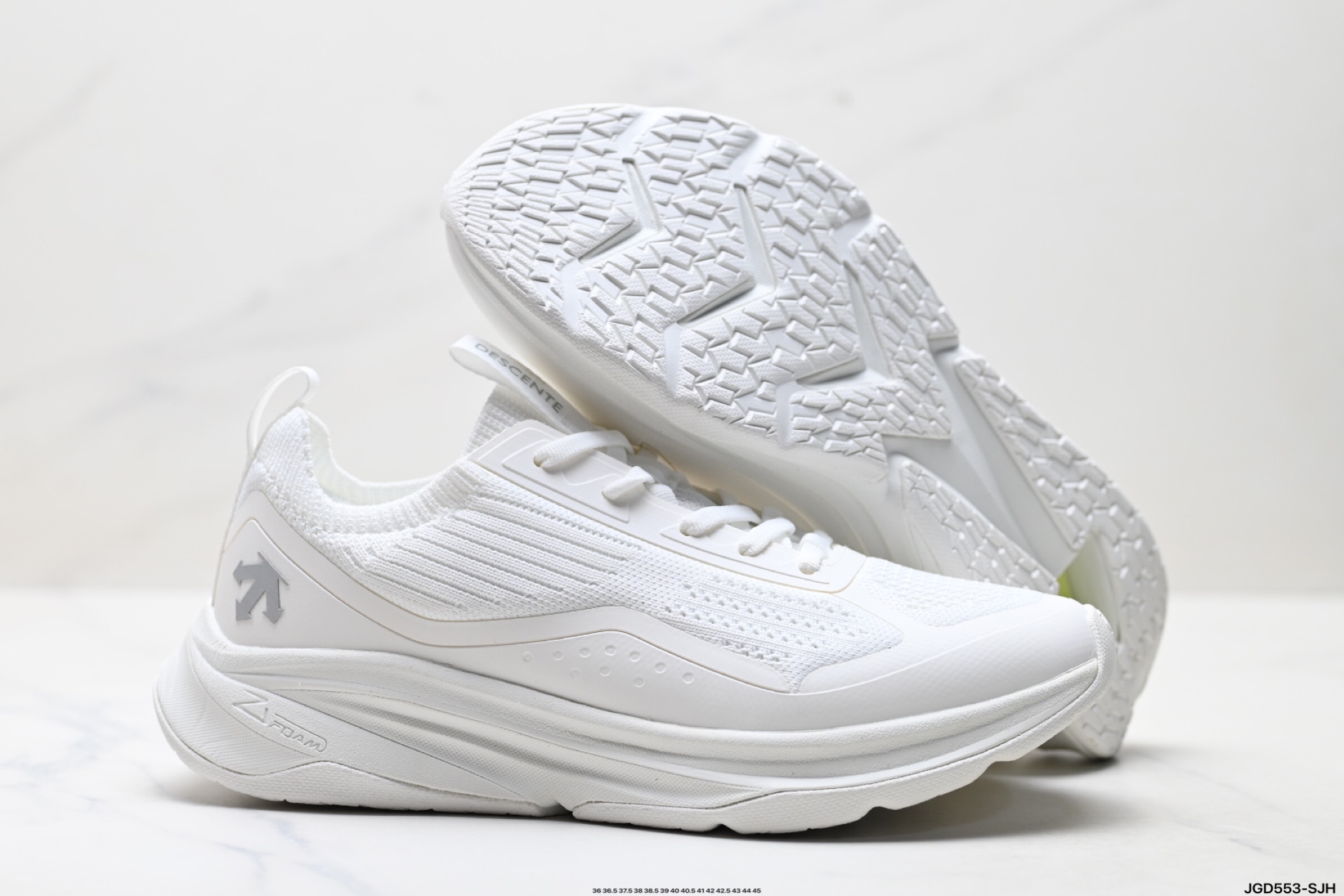 迪桑特DESCENTE ENERZITE LAVITATE 2.0 KNIT 时尚防滑 低帮跑步鞋 D5191RRN05