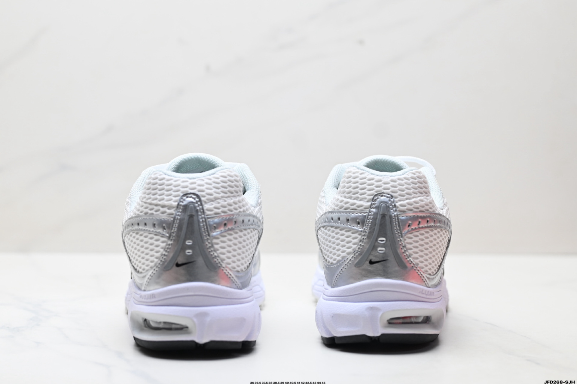 Nike Air Max Moto 2K 耐克 百搭舒适耐磨 低帮跑步鞋 HQ2056-103