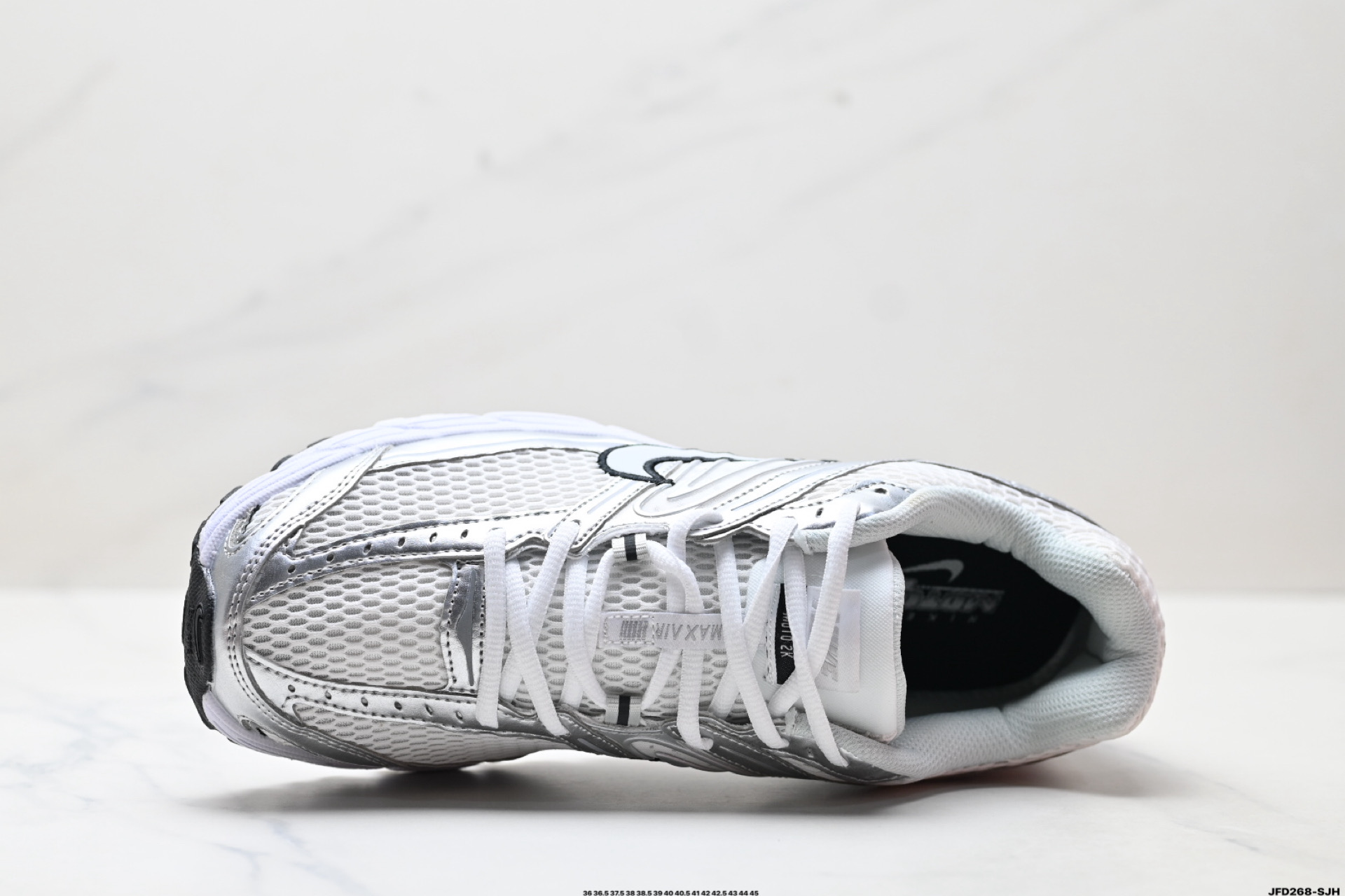Nike Air Max Moto 2K 耐克 百搭舒适耐磨 低帮跑步鞋 HQ2056-103
