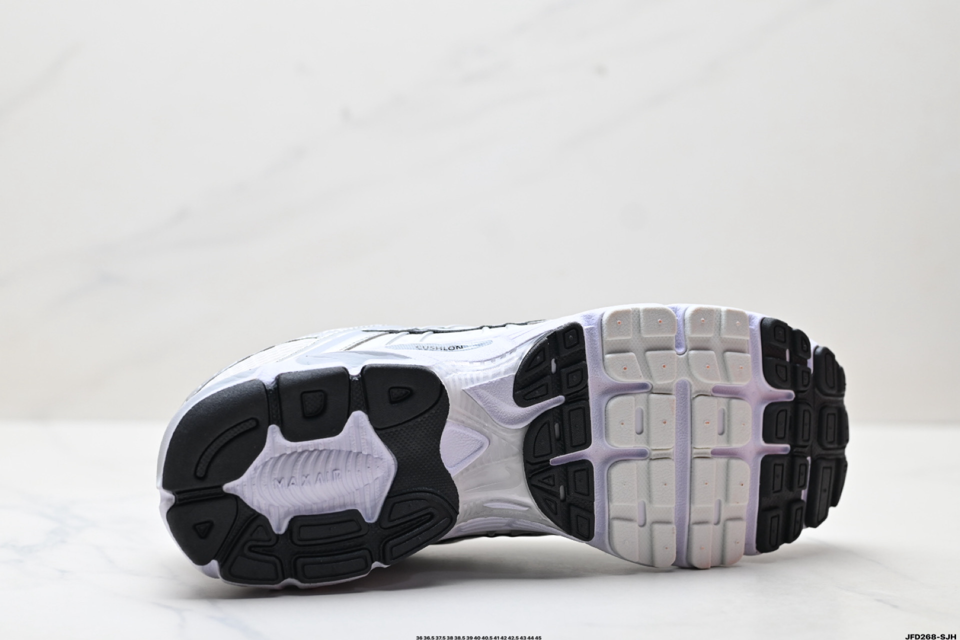 Nike Air Max Moto 2K 耐克 百搭舒适耐磨 低帮跑步鞋 HQ2056-103