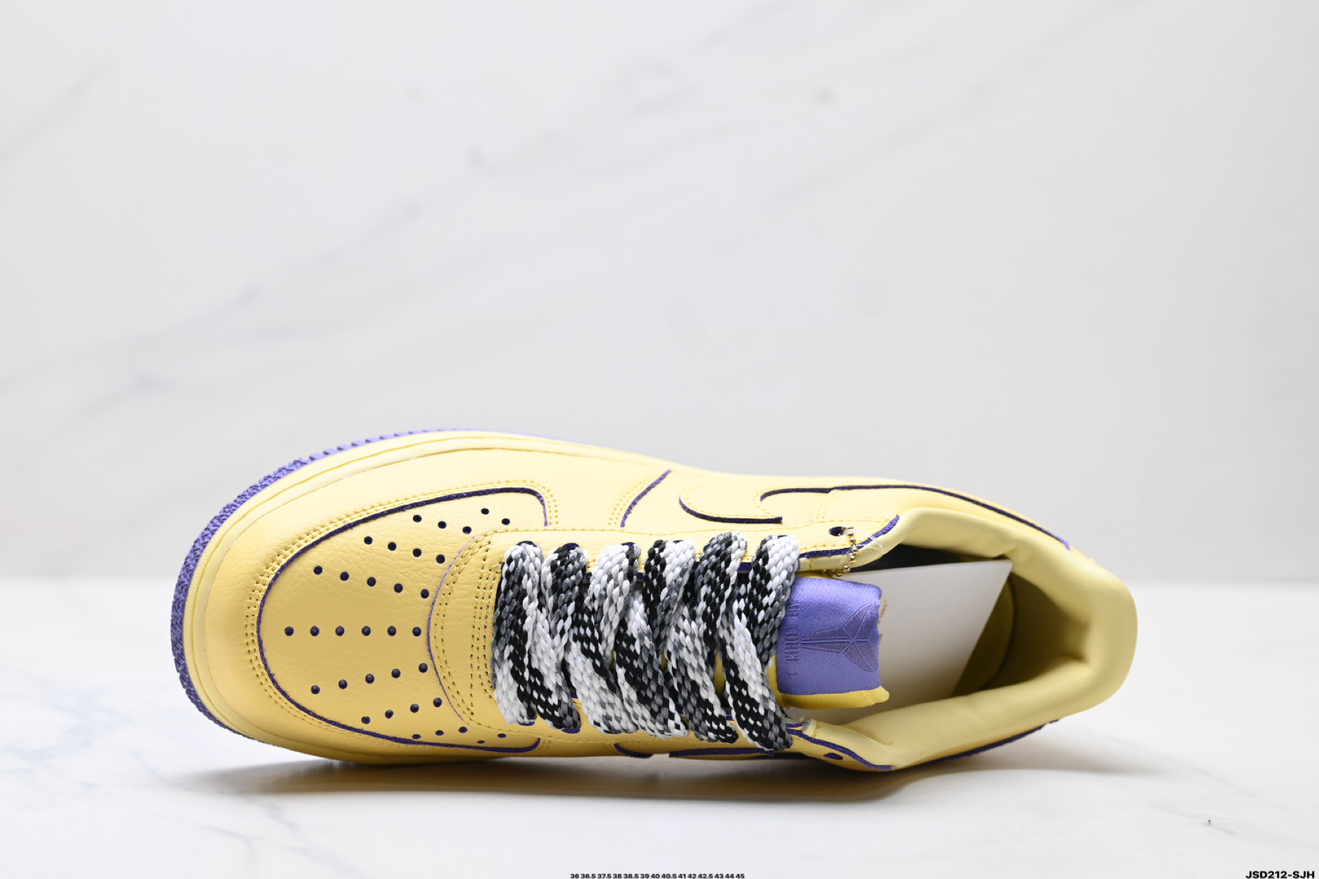 NIKE AIR FORCE 1‘07 HV9408-700