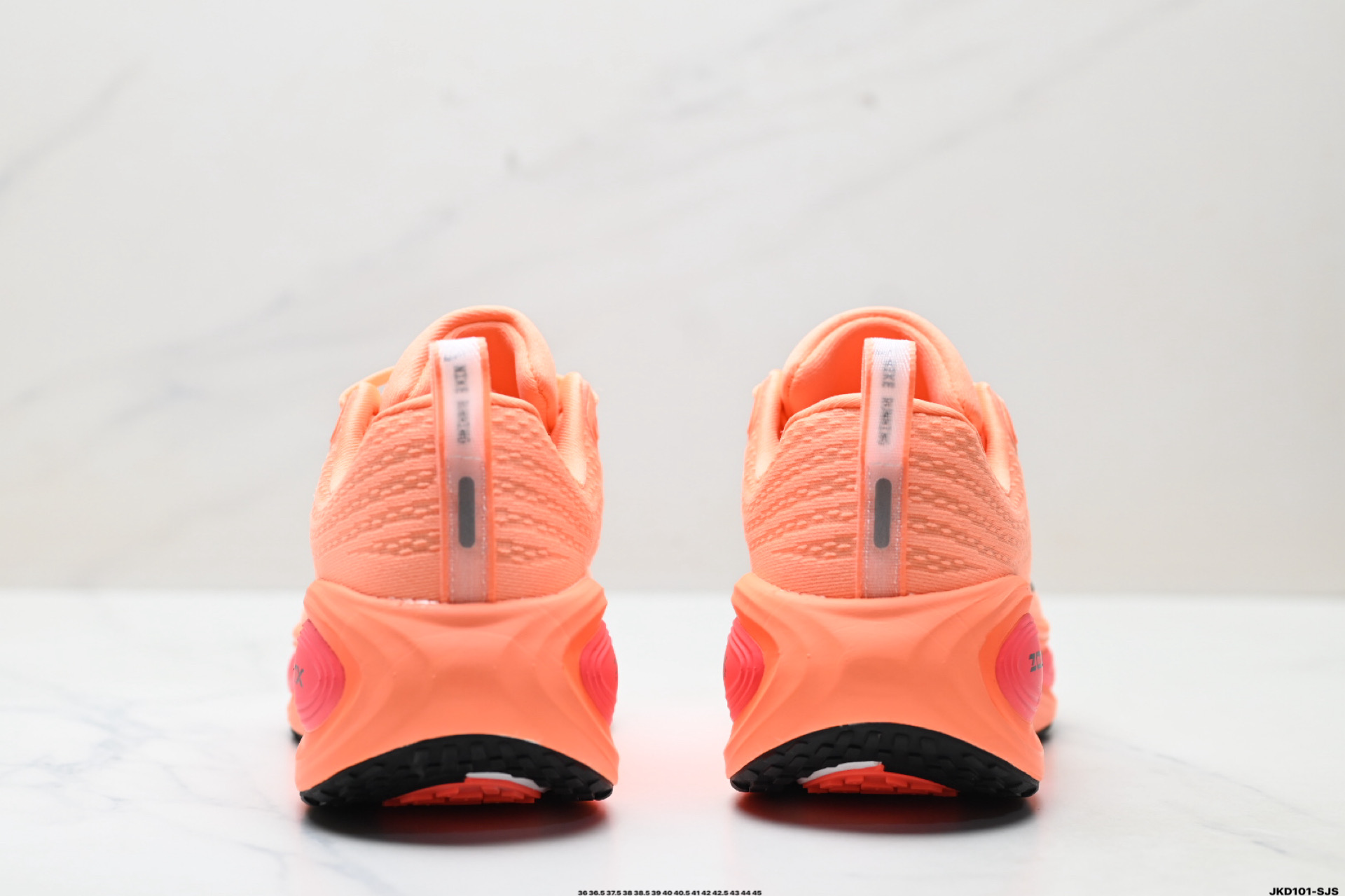 170 Nike VOMERO PLUS 耐克 舒适减震防滑 低帮跑步鞋 全掌ReactX泡绵中底 HV8150-801