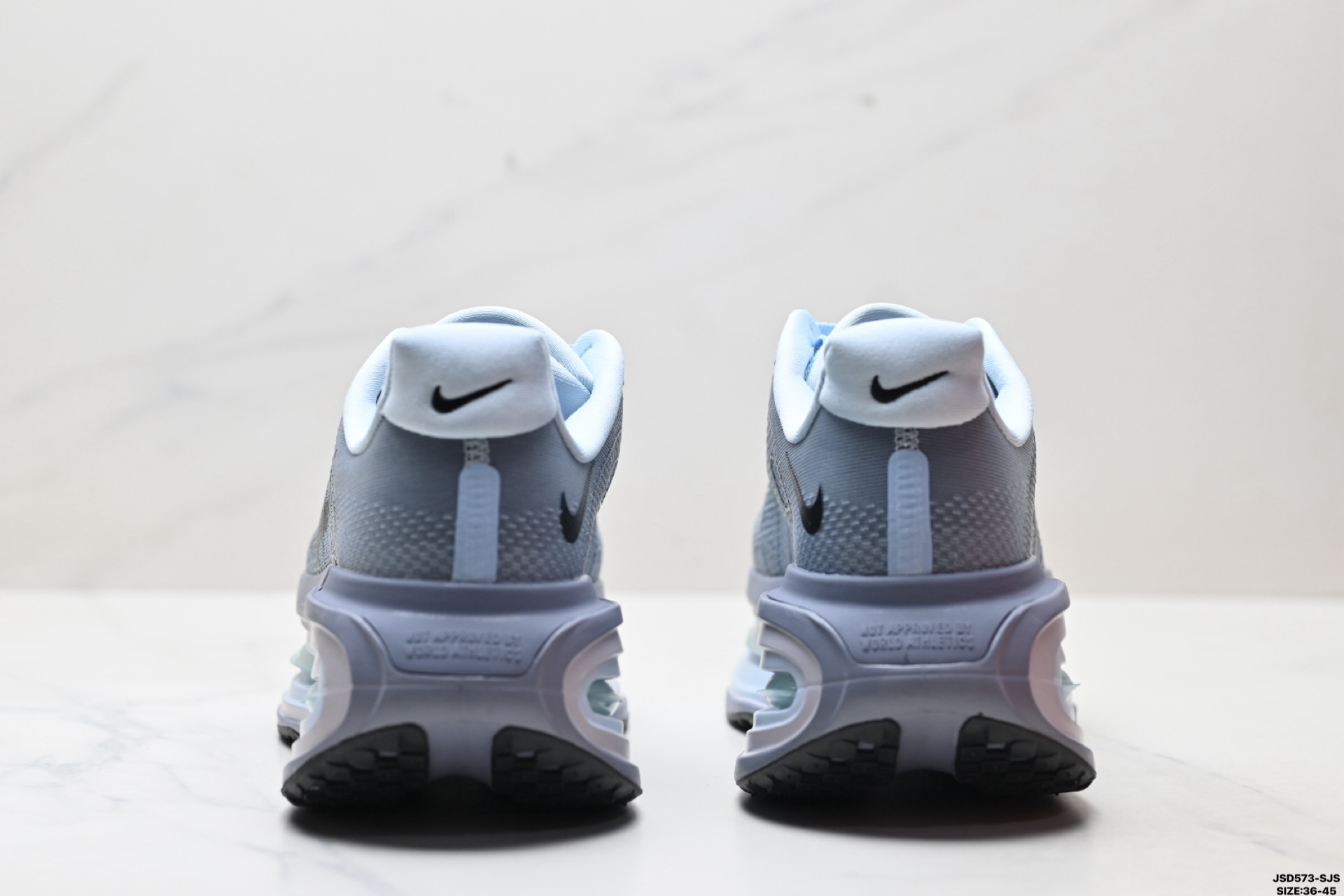 Nike VOMERO PREMIUM 耐克 舒适减震防滑 低帮跑步鞋 全掌ReactX泡绵中底 FN8453-015