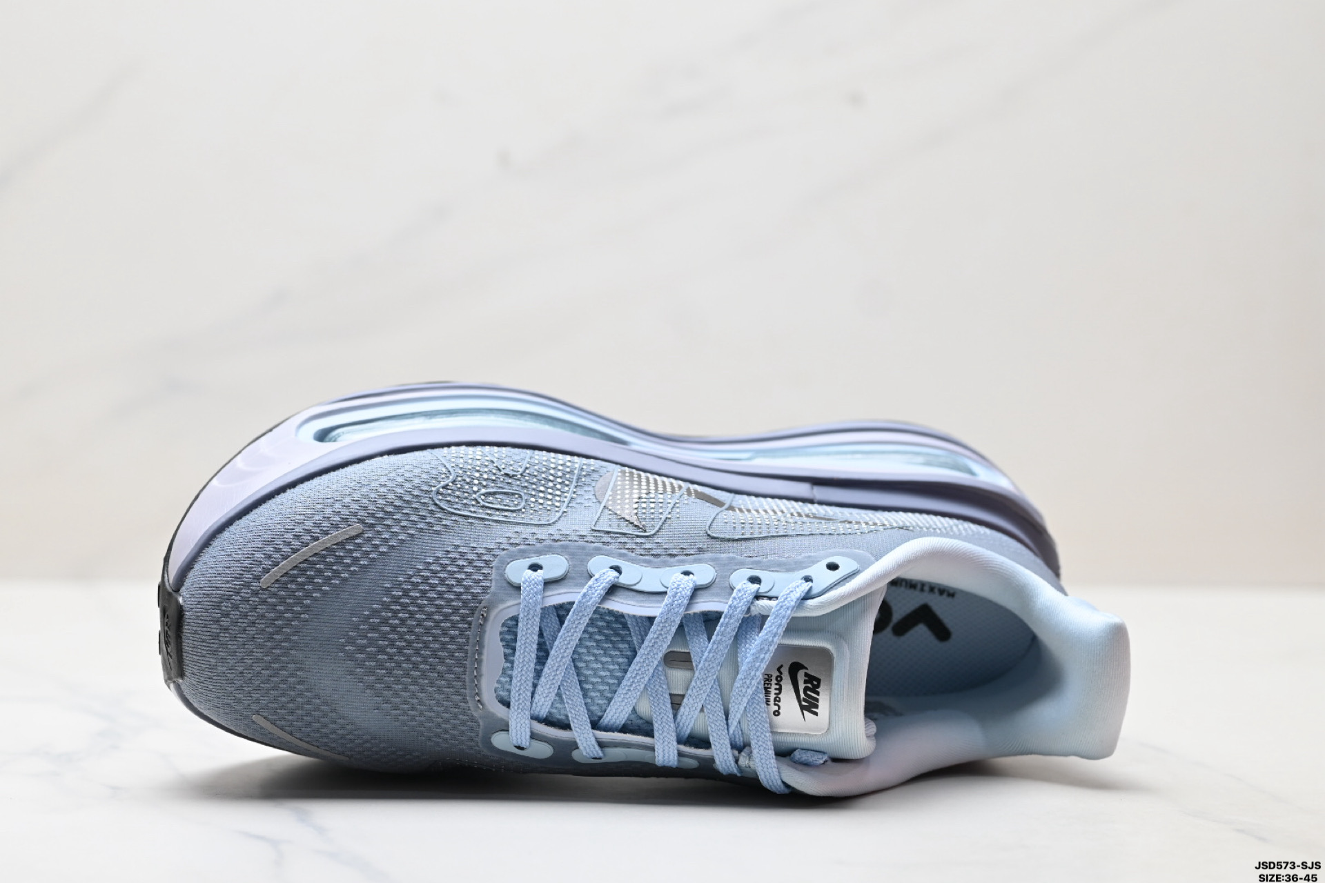 Nike VOMERO PREMIUM 耐克 舒适减震防滑 低帮跑步鞋 全掌ReactX泡绵中底 FN8453-015