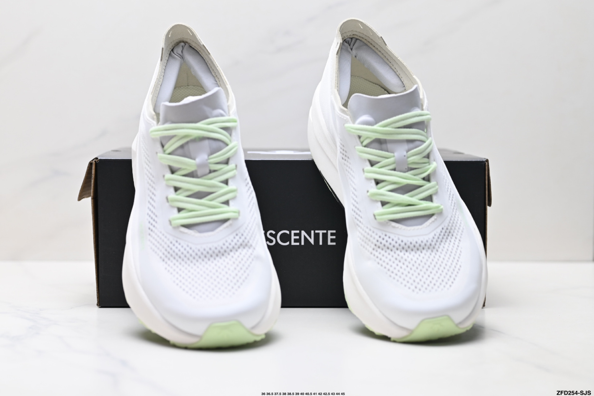 迪桑特DESCENTE ENERZITE FLUID 2.0 DF 2.0 WIRE 舒适 低帮跑步鞋 D4232RRN29