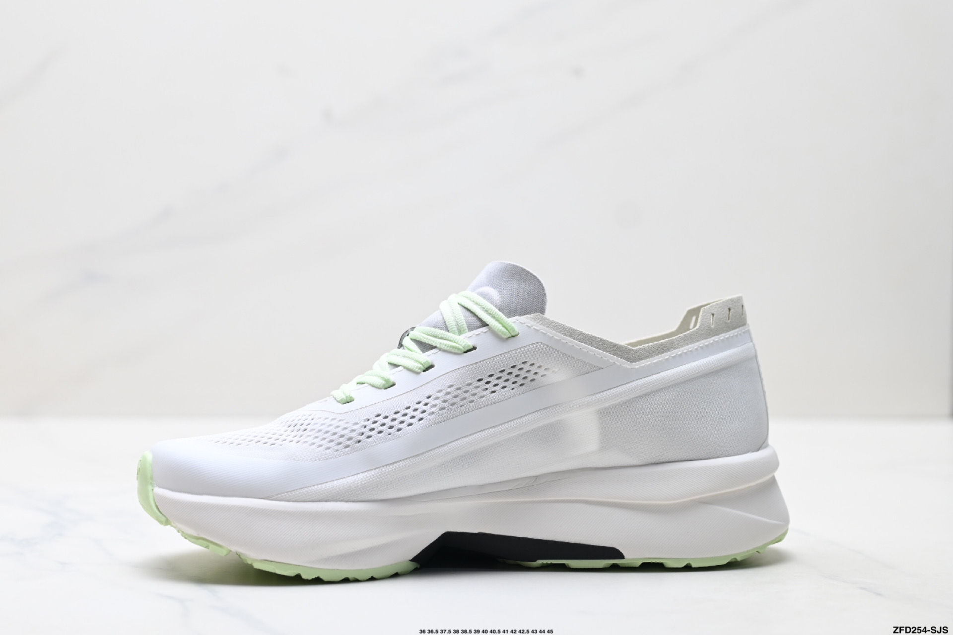 迪桑特DESCENTE ENERZITE FLUID 2.0 DF 2.0 WIRE 舒适 低帮跑步鞋 D4232RRN29