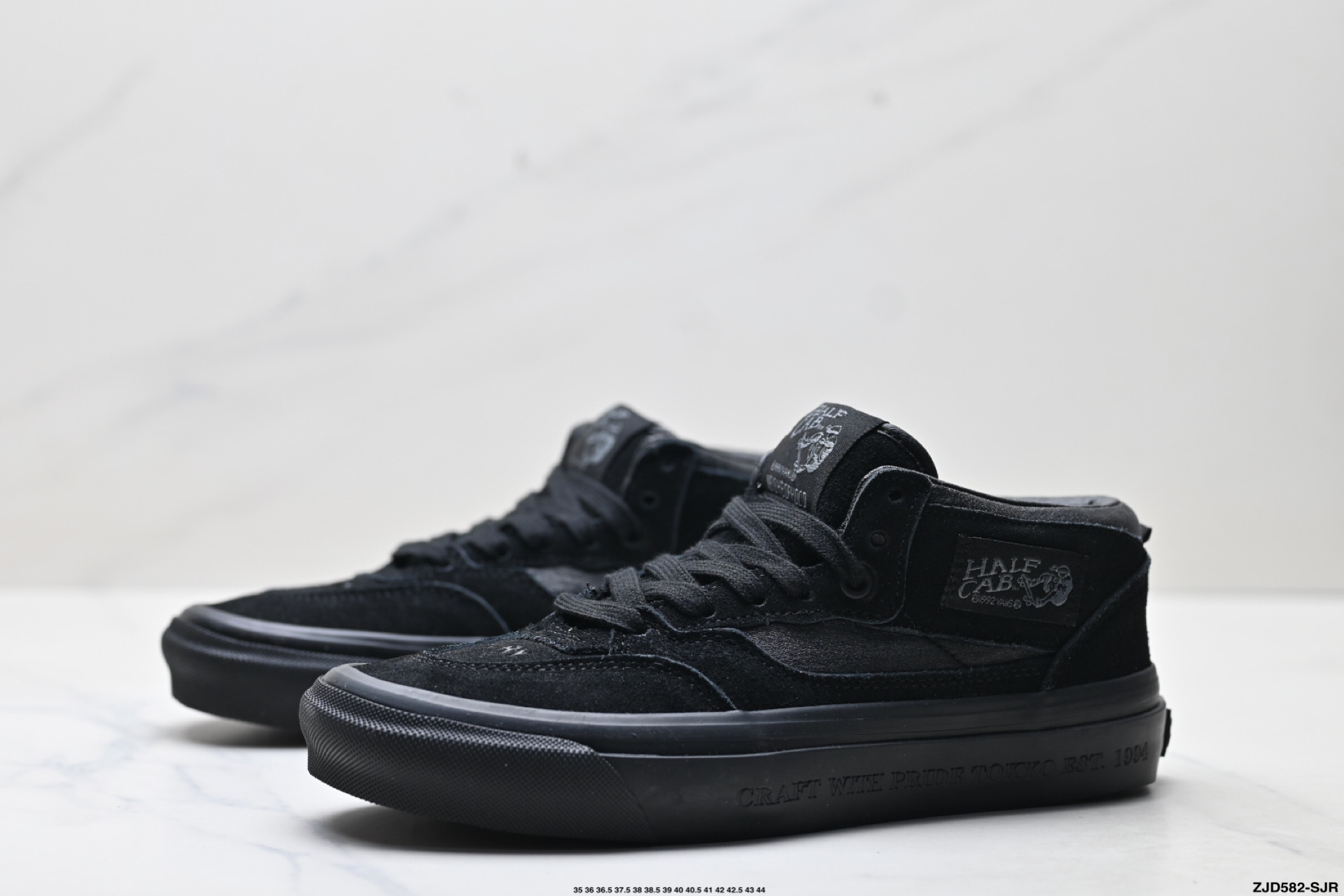 Vans Half Cab 33: Zapatos Unisex de Media Caña, Ligeros y Resistentes 5 i1755533675193 8136 0 3