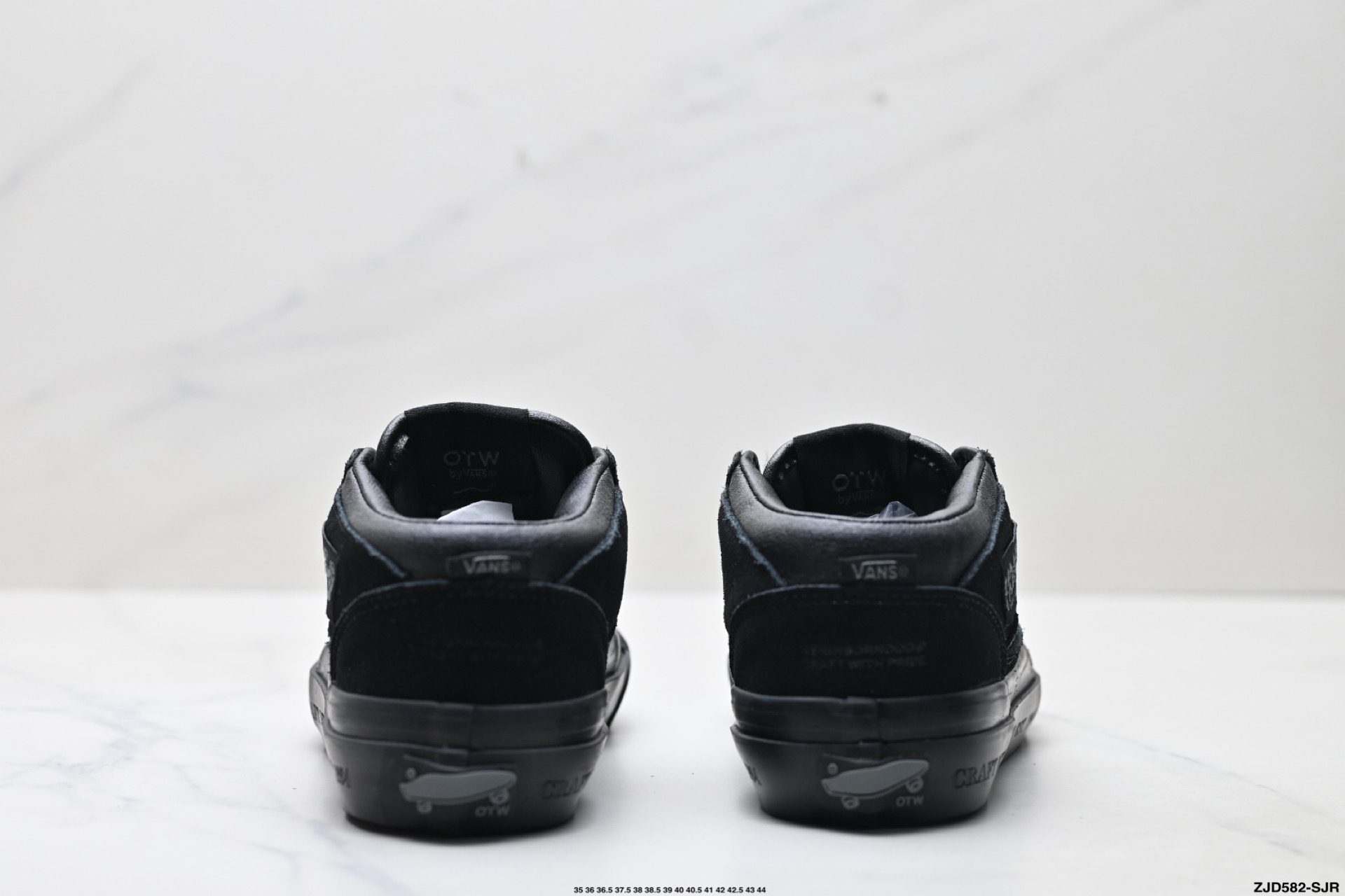 Vans Half Cab 33: Zapatos Unisex de Media Caña, Ligeros y Resistentes 7 i1755533675699 376 0 5