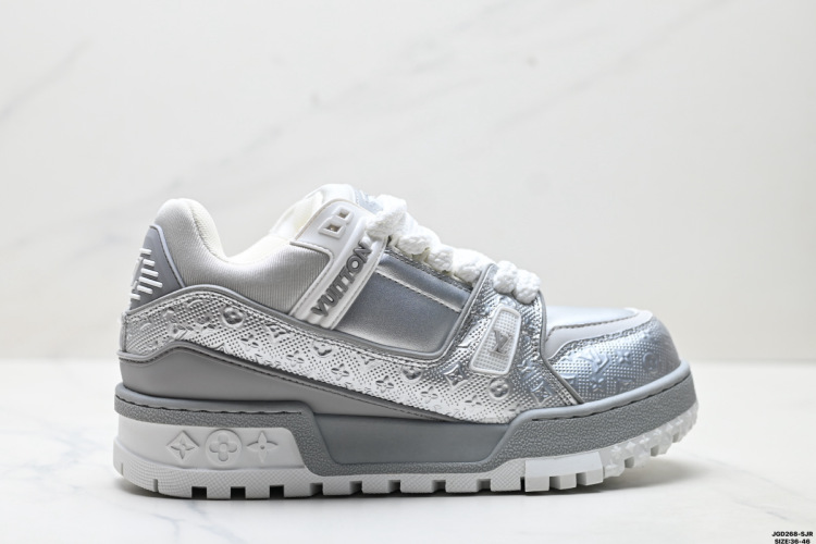 Louis Vuitton Trainer Maxi - נעלי סניקרס אופנתיות ונוחות בעיצוב יוקרתי 1 Louis Vuitton Trainer Maxi – נעלי סניקרס אופנתיות ונוחות בעיצוב יוקרתי