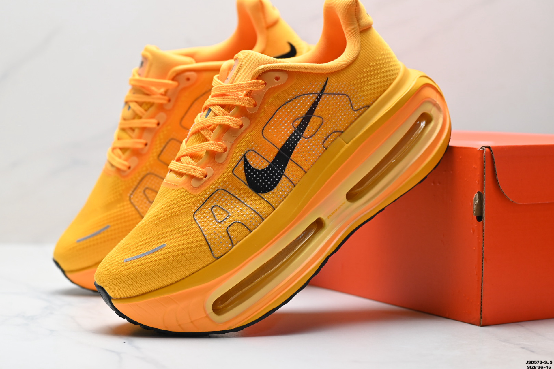 Nike VOMERO PREMIUM 耐克 舒适减震防滑 低帮跑步鞋 全掌ReactX泡绵中底 FN8453-017