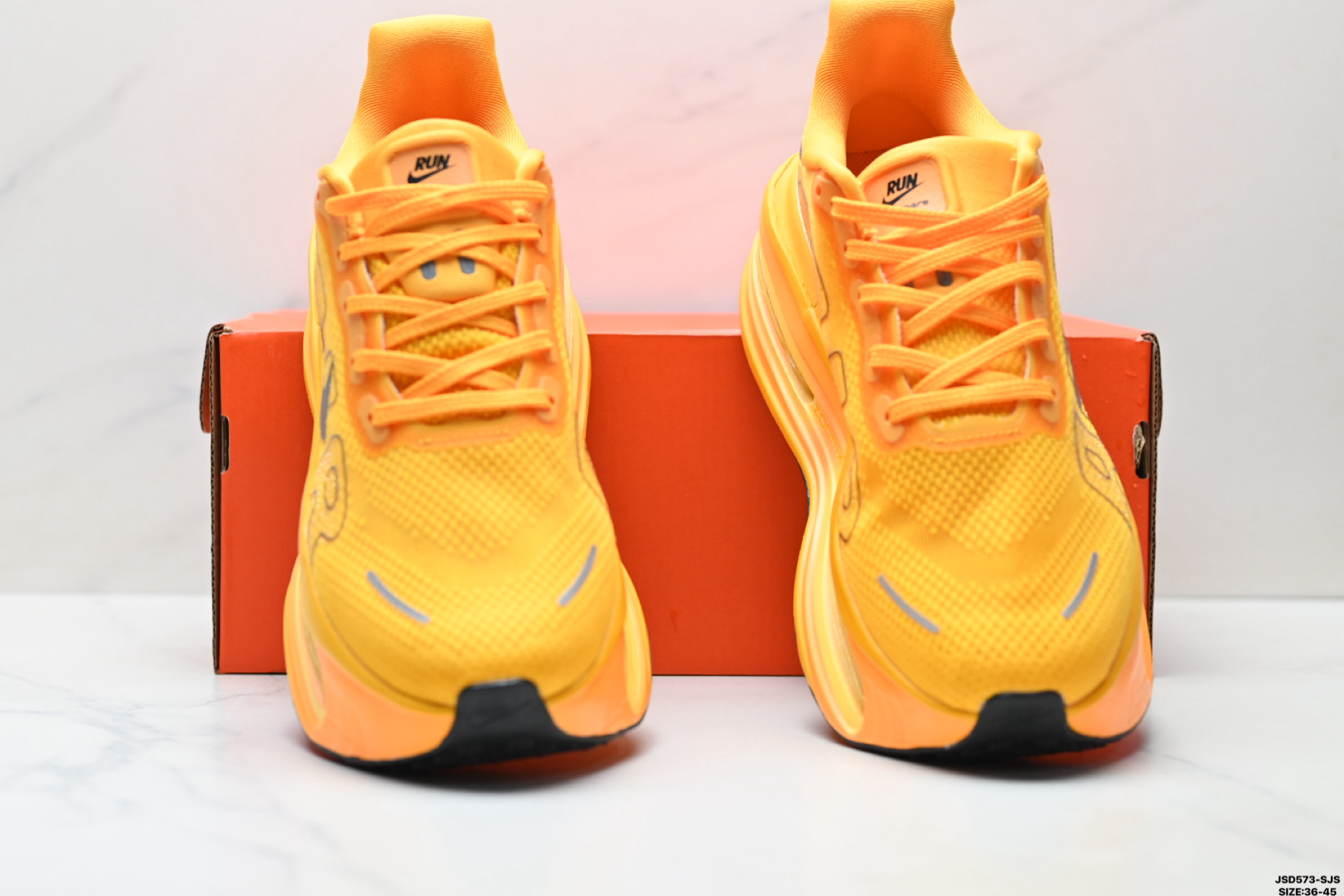 Nike VOMERO PREMIUM 耐克 舒适减震防滑 低帮跑步鞋 全掌ReactX泡绵中底 FN8453-017
