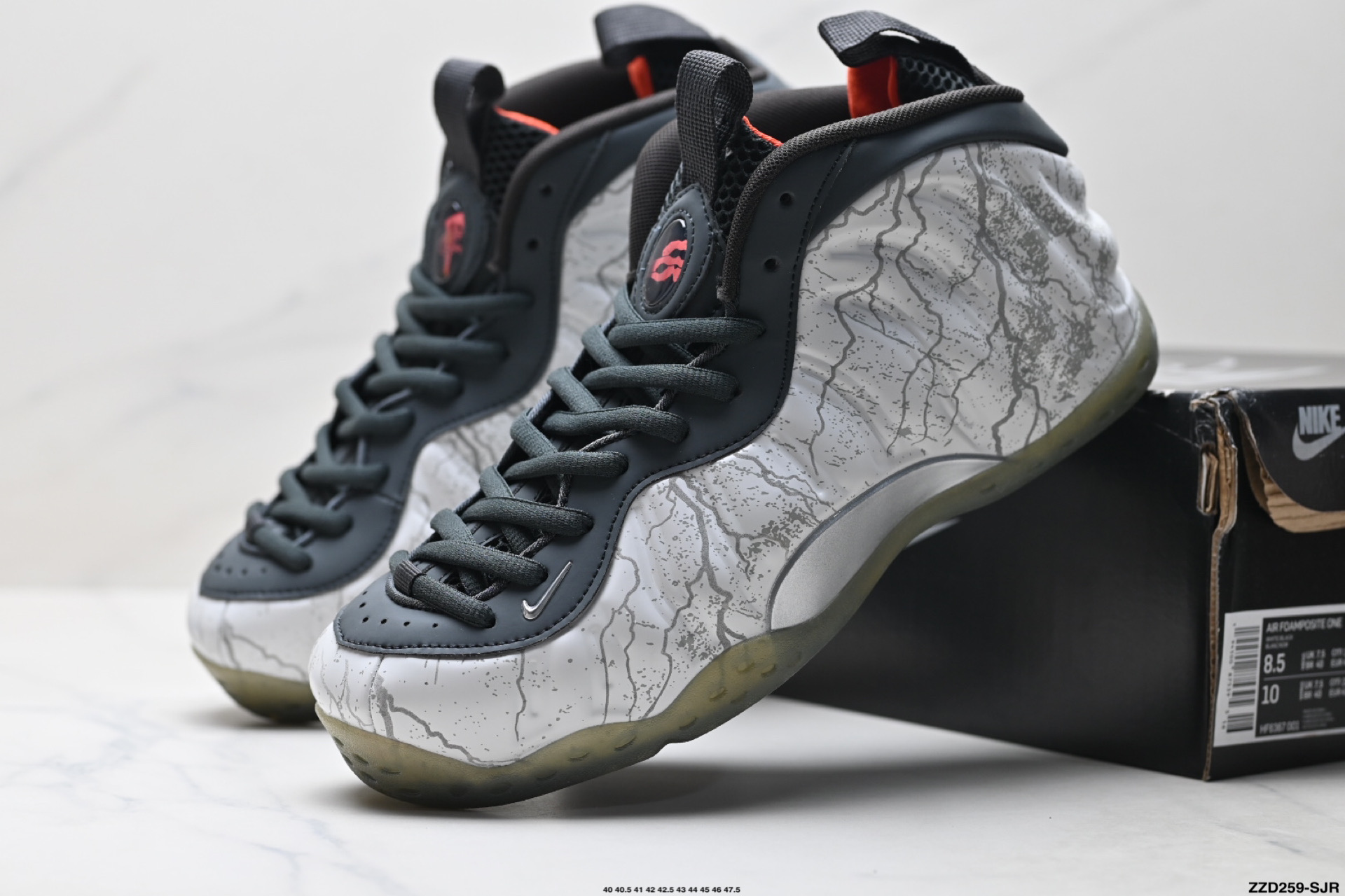 Nike Air Foamposite One Zapatos de Baloncesto Retro en Gris y Blanco 9 i1755535460450 3481 0 7