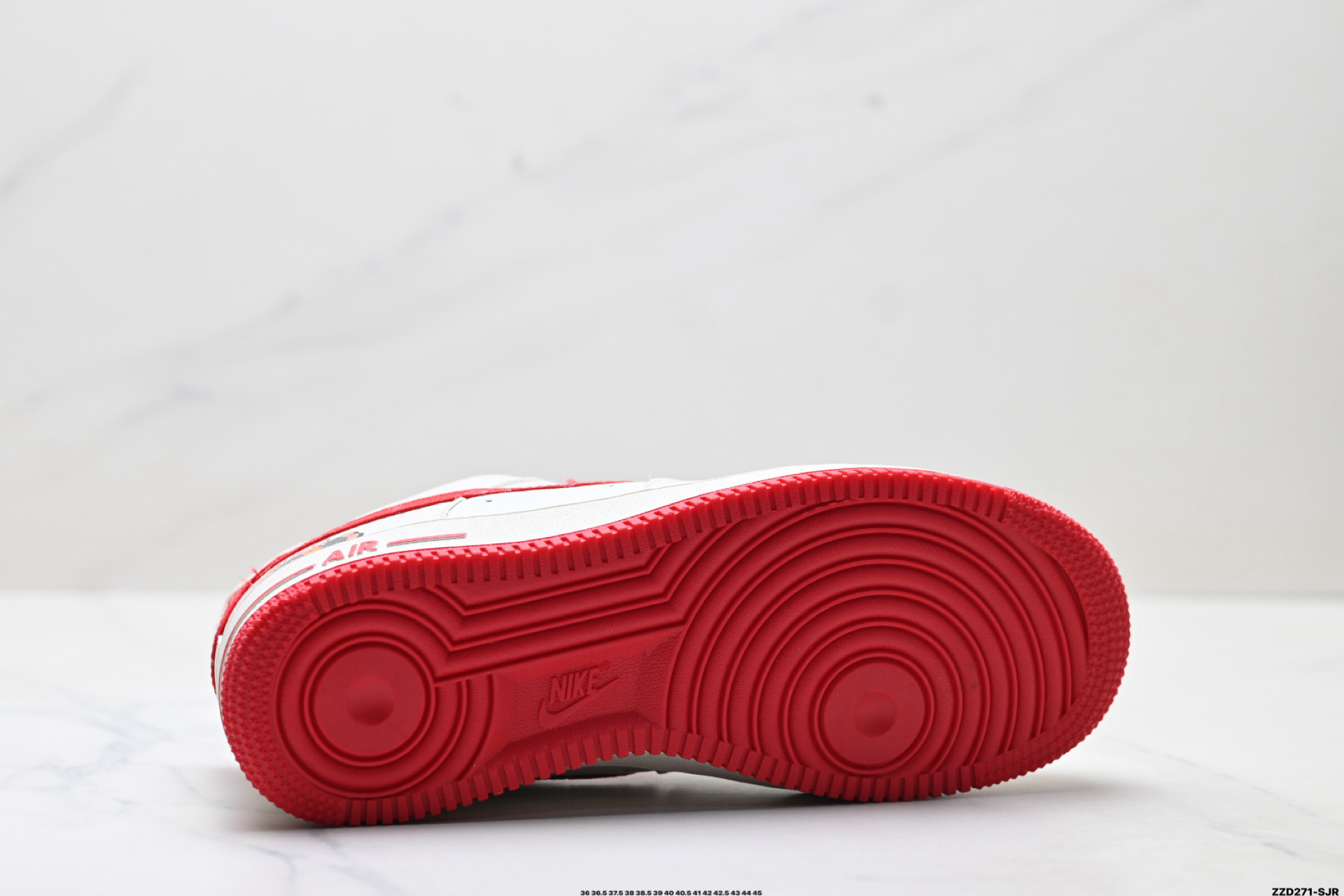 NIKE AIR FORCE 1‘07 LV8 SC0601-570