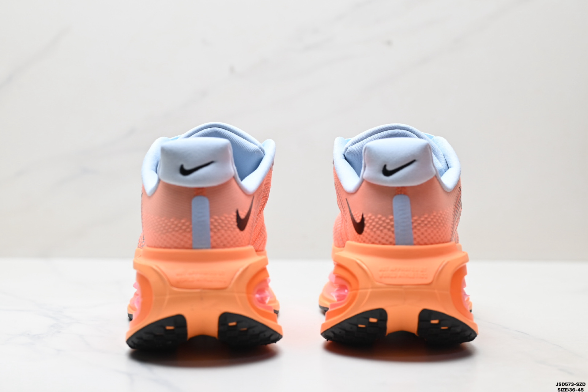 Nike VOMERO PREMIUM 耐克 舒适减震防滑 低帮跑步鞋 FN8453-018