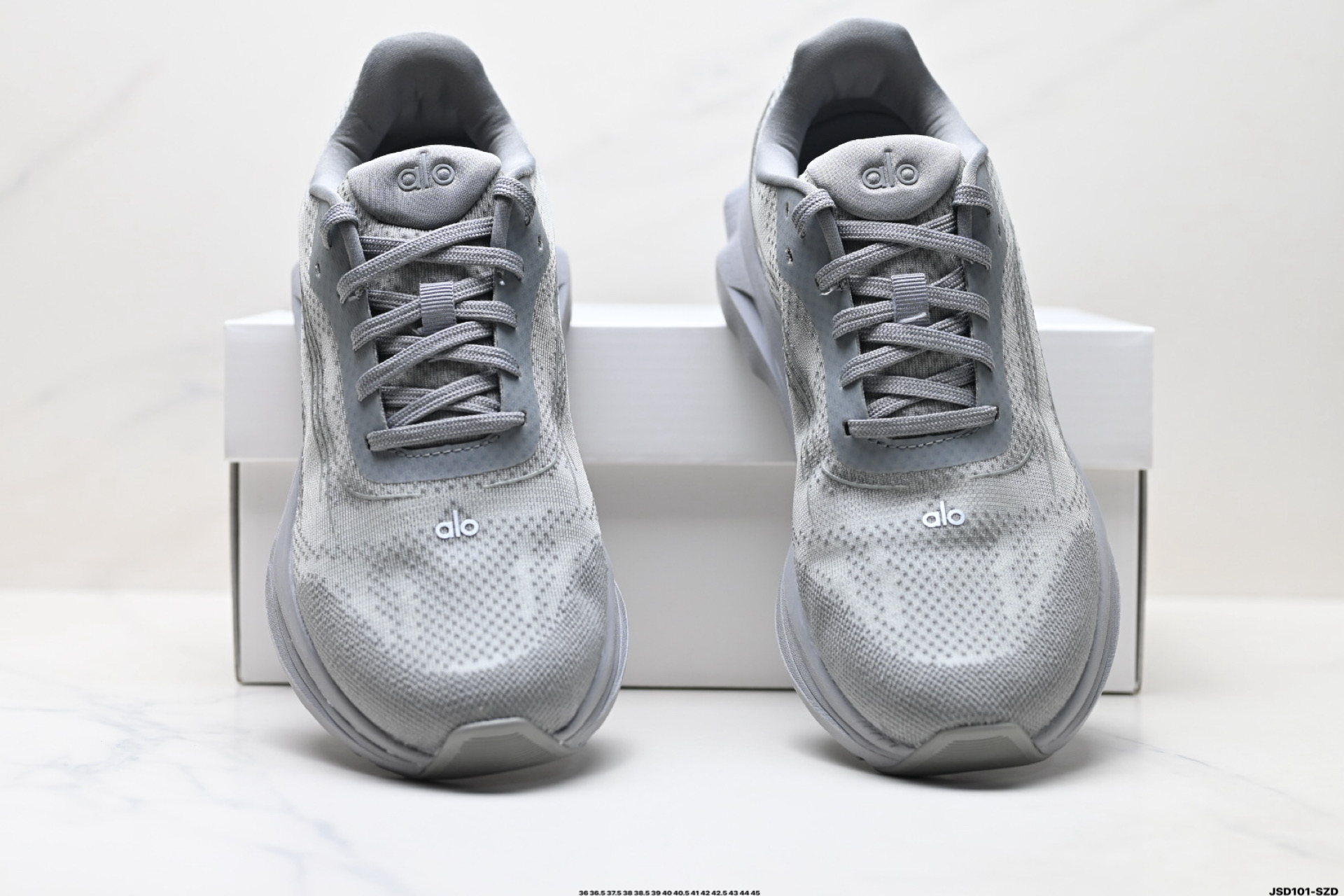 Alo Yoga Runner: Comodidad, Estilo y Rendimiento en Cada Paso 8 i1755620318389 9462 0 6