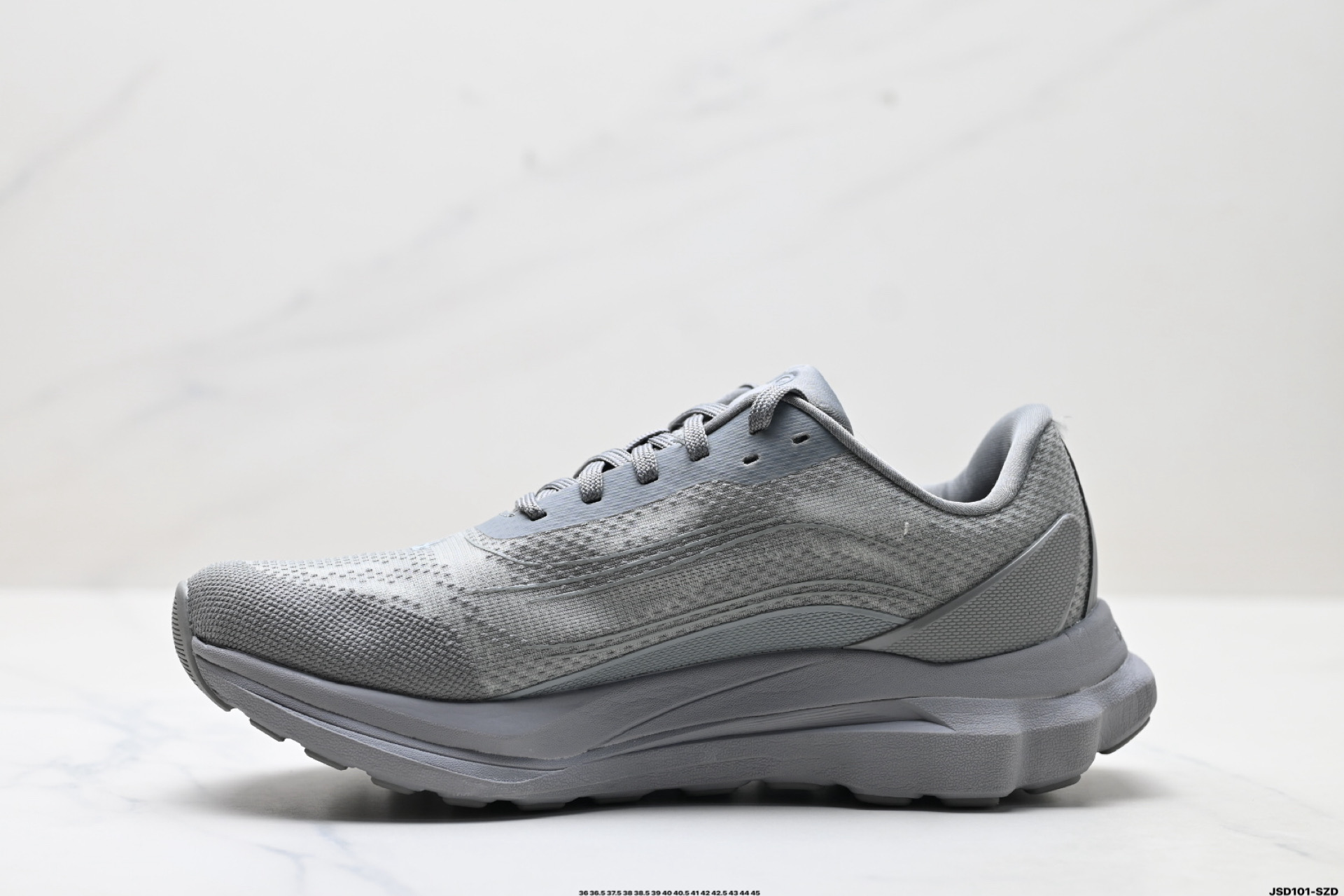 Alo Yoga Runner: Comodidad, Estilo y Rendimiento en Cada Paso 4 i1755620318674 8294 0 2