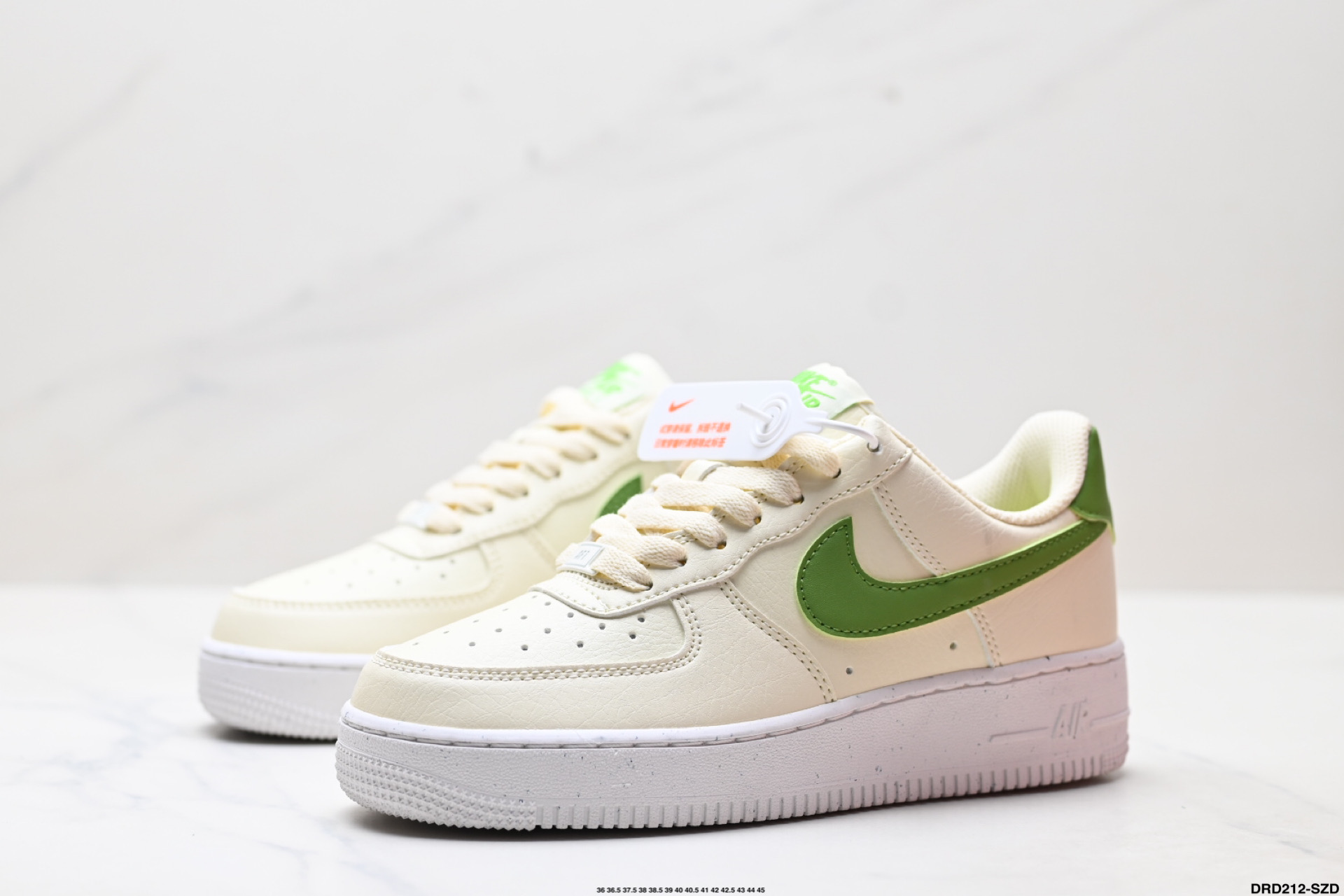 Nike Air Force 1 '07: Comodidad y estilo icónico para tu día a día 5 i1755621862003 8790 0 3