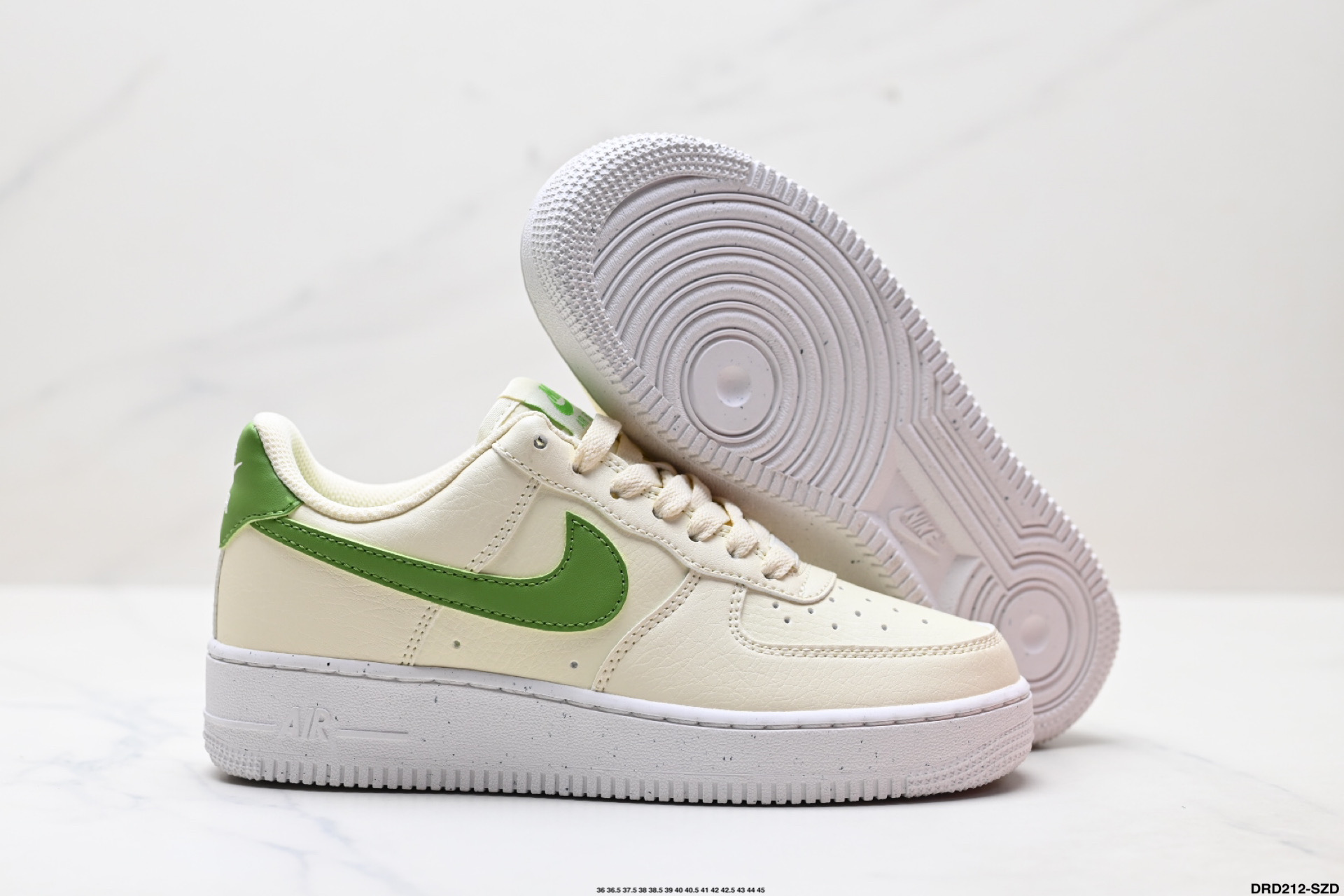 Nike Air Force 1 '07: Comodidad y estilo icónico para tu día a día 6 i1755621862573 9850 0 4
