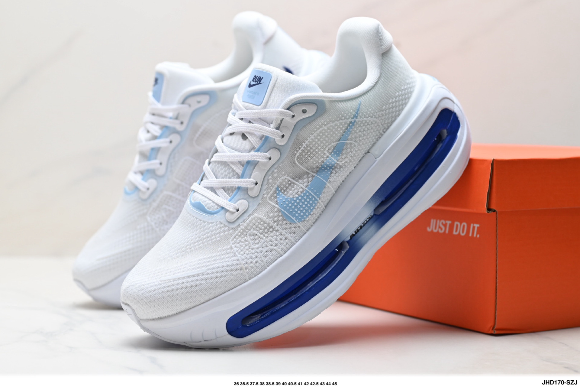 Nike VOMERO PREMIUM 耐克 舒适减震防滑 低帮跑步鞋 HQ2050-718