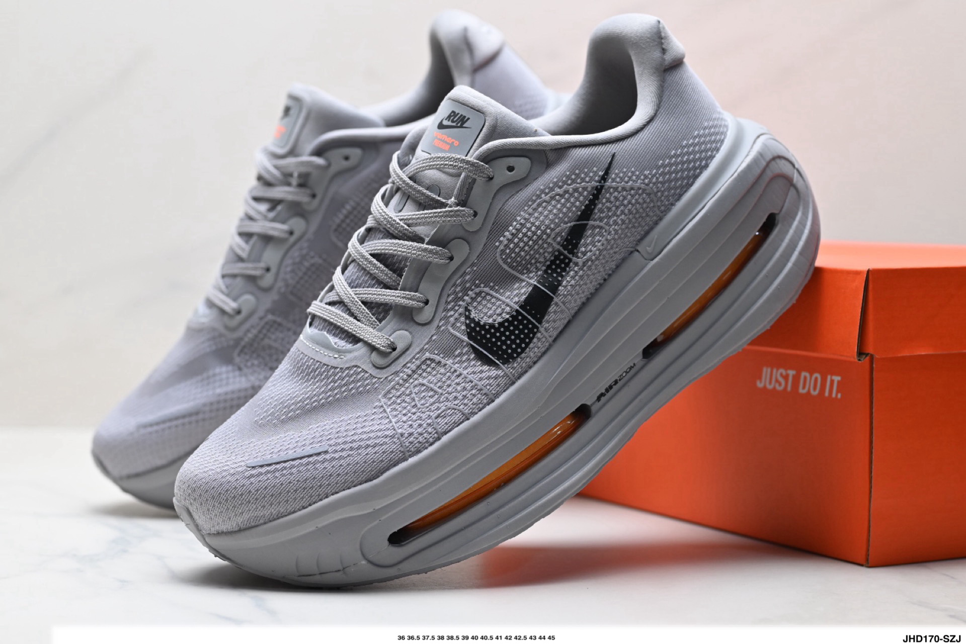 Nike VOMERO PREMIUM 耐克 舒适减震防滑 低帮跑步鞋 HQ2050-718