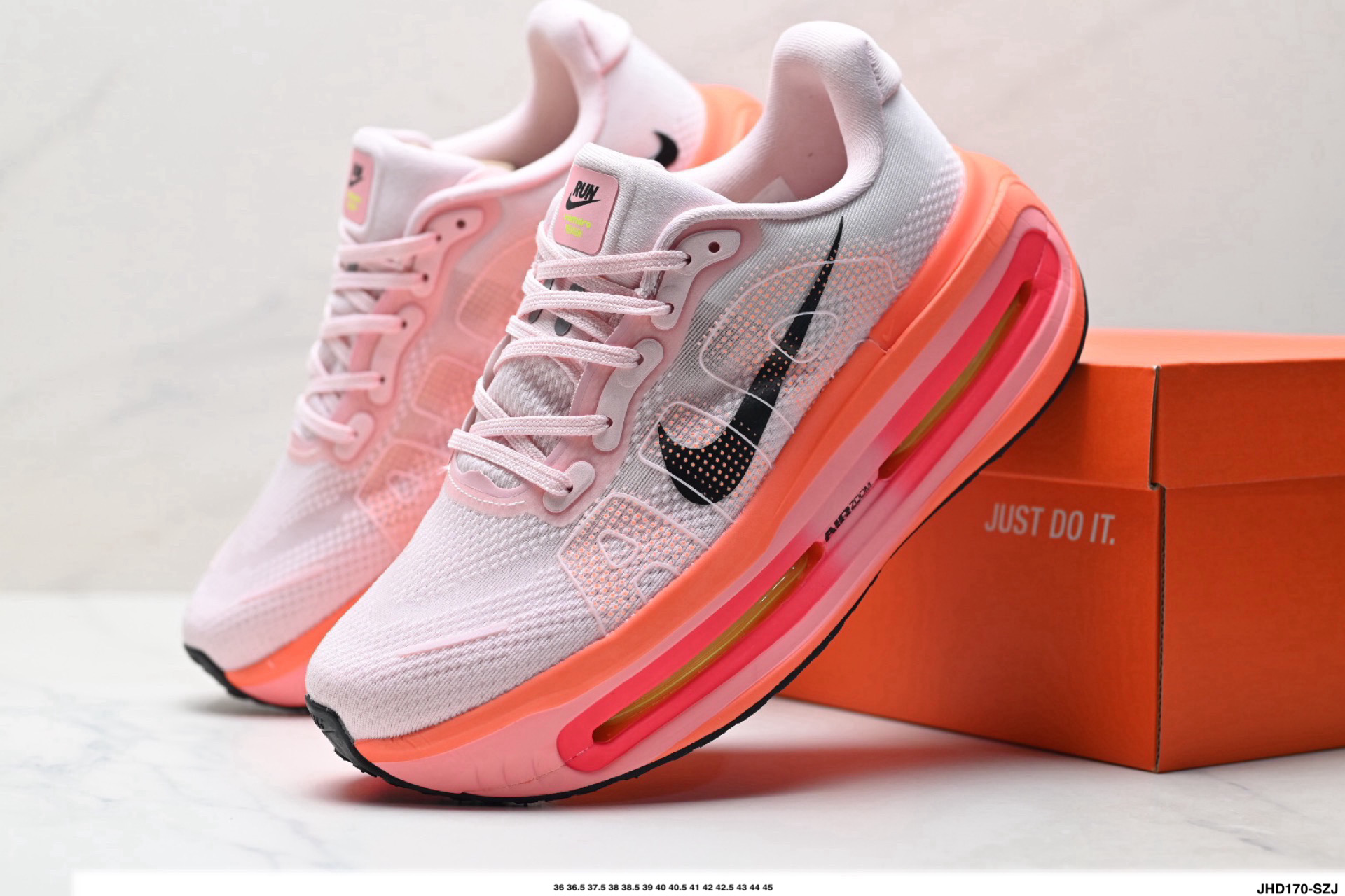 Nike VOMERO PREMIUM 耐克 舒适减震防滑 低帮跑步鞋 HQ2050-718