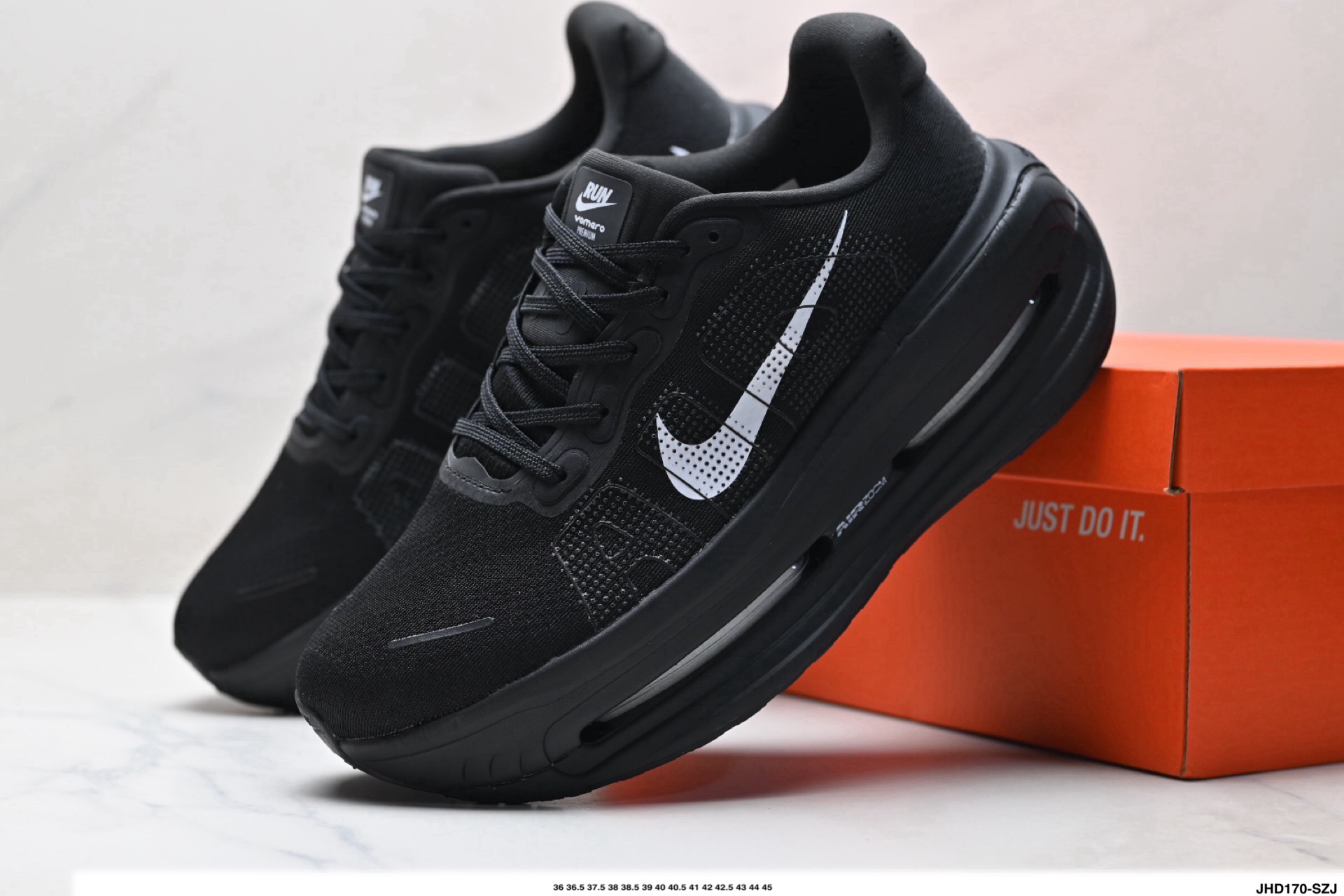 Nike VOMERO PREMIUM 耐克 舒适减震防滑 低帮跑步鞋 HQ2050-718