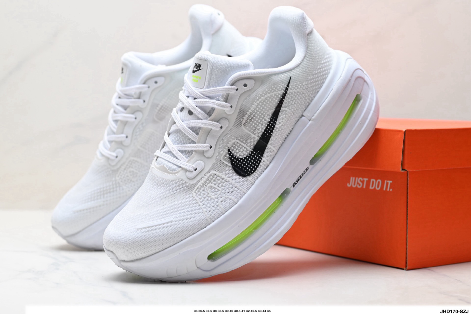 Nike VOMERO PREMIUM 耐克 舒适减震防滑 低帮跑步鞋 HQ2050-718