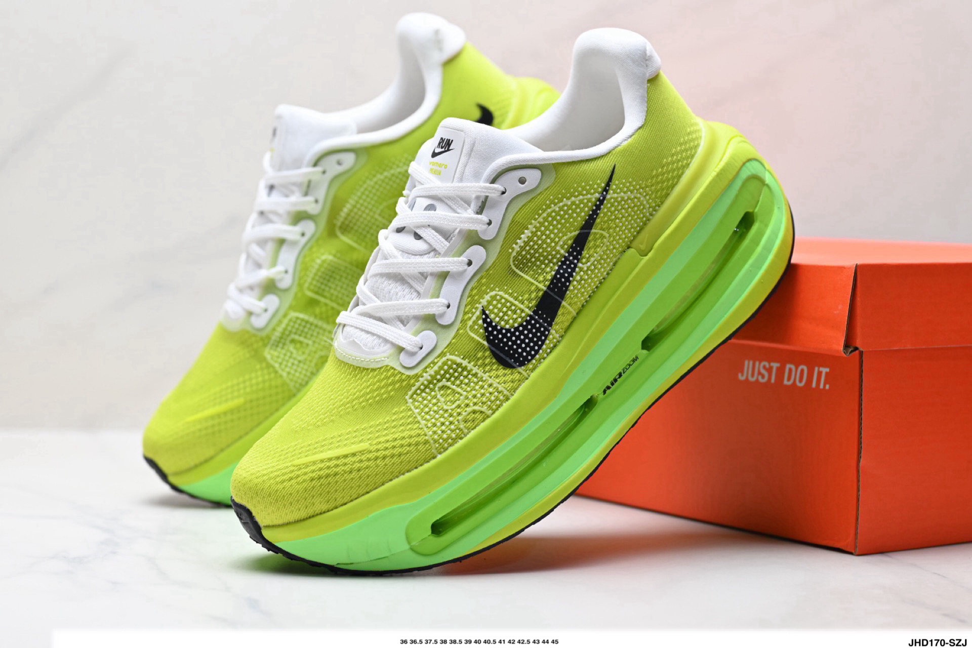 Nike VOMERO PREMIUM 耐克 舒适减震防滑 低帮跑步鞋 HQ2050-718
