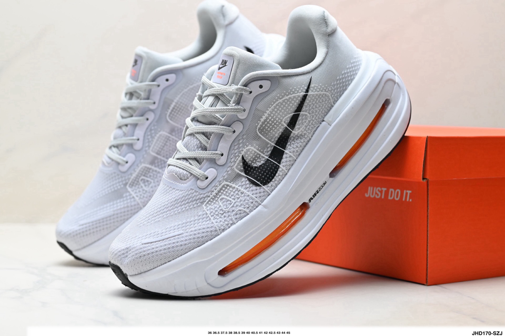 Nike VOMERO PREMIUM 耐克 舒适减震防滑 低帮跑步鞋 HQ2050-718