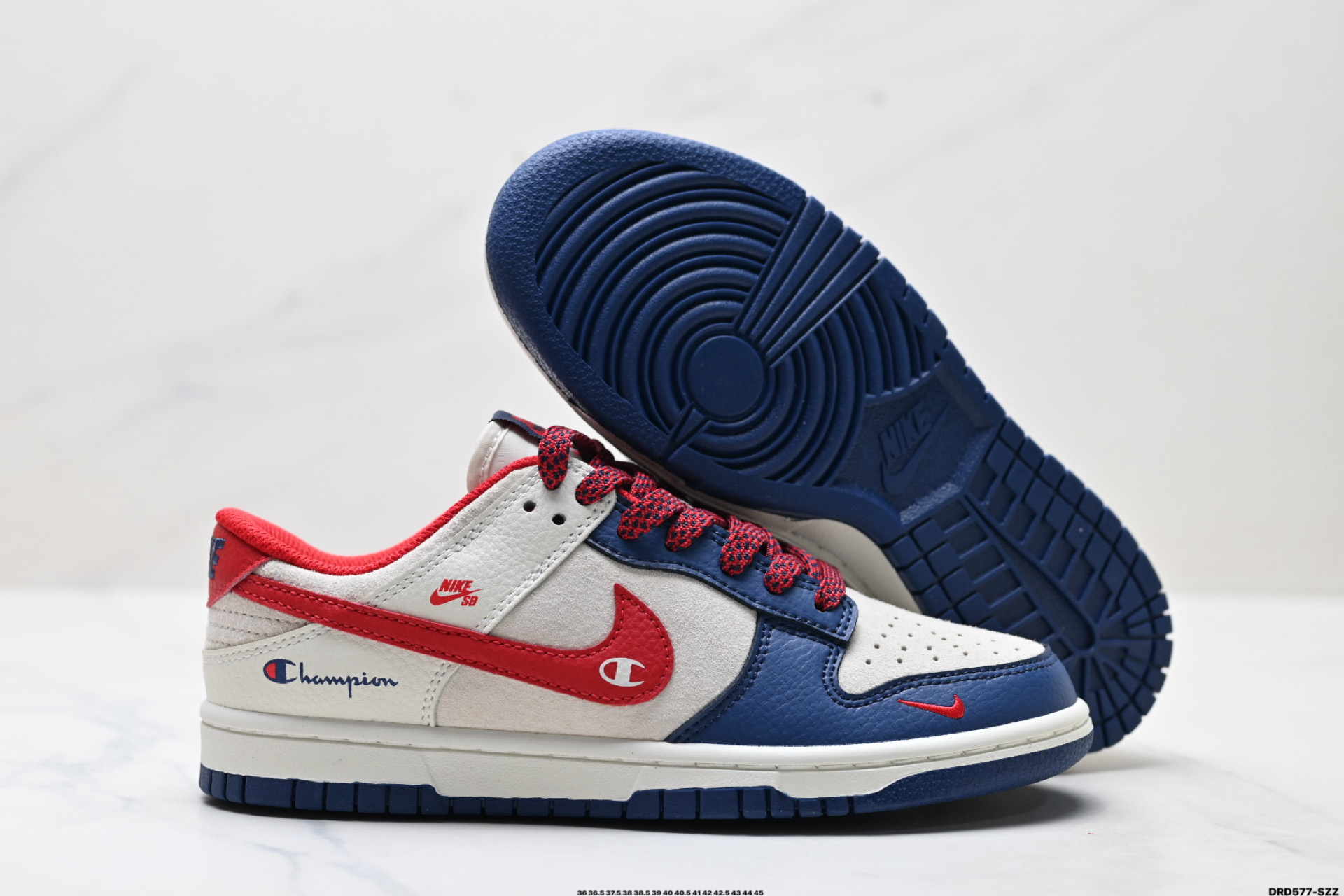 Nike Dunk Low Retro: Estilo clásico con un toque moderno y deportivo 6 i1755794384111 4989 0 4