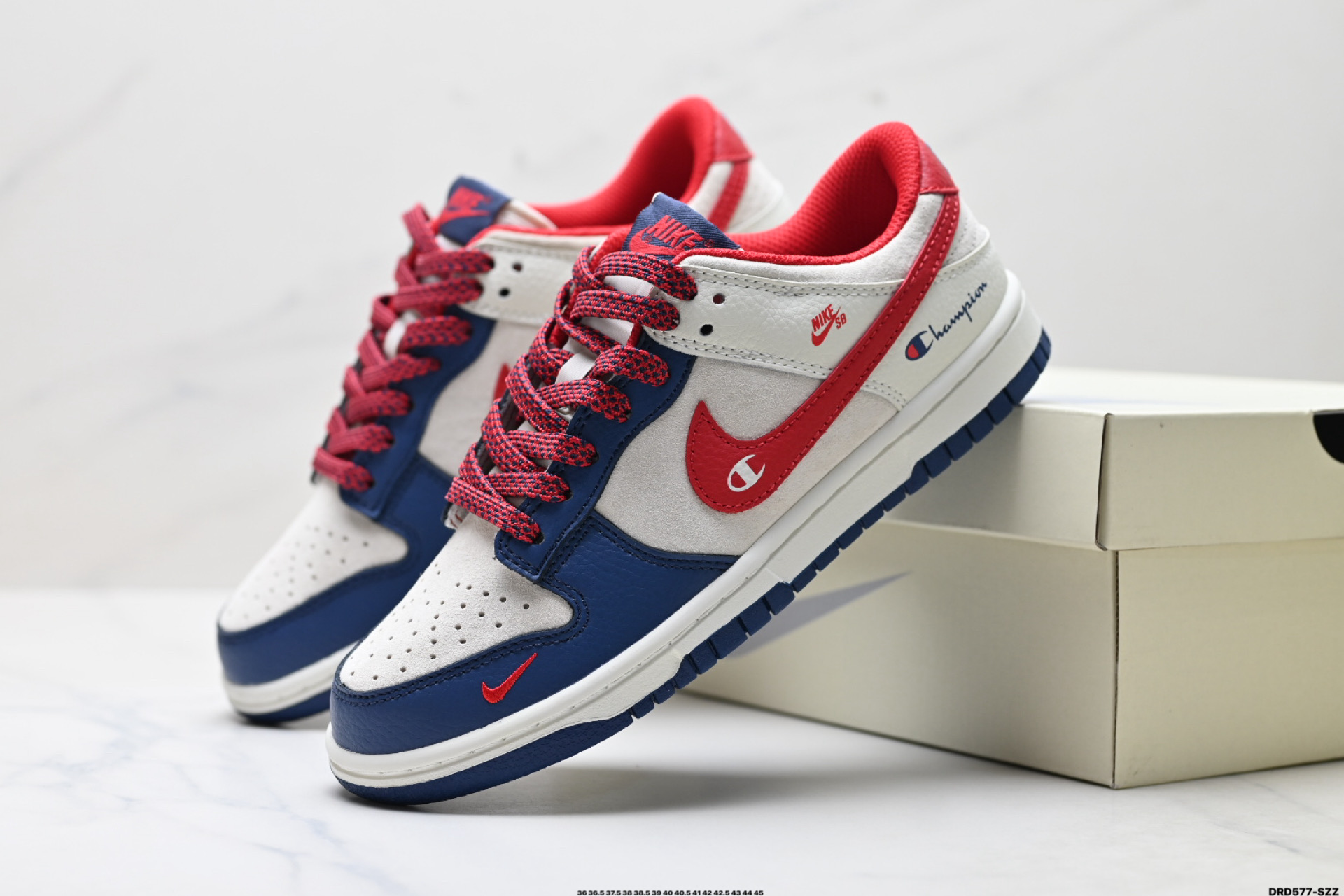 Nike Dunk Low Retro: Estilo clásico con un toque moderno y deportivo 9 i1755794384111 9088 0 7