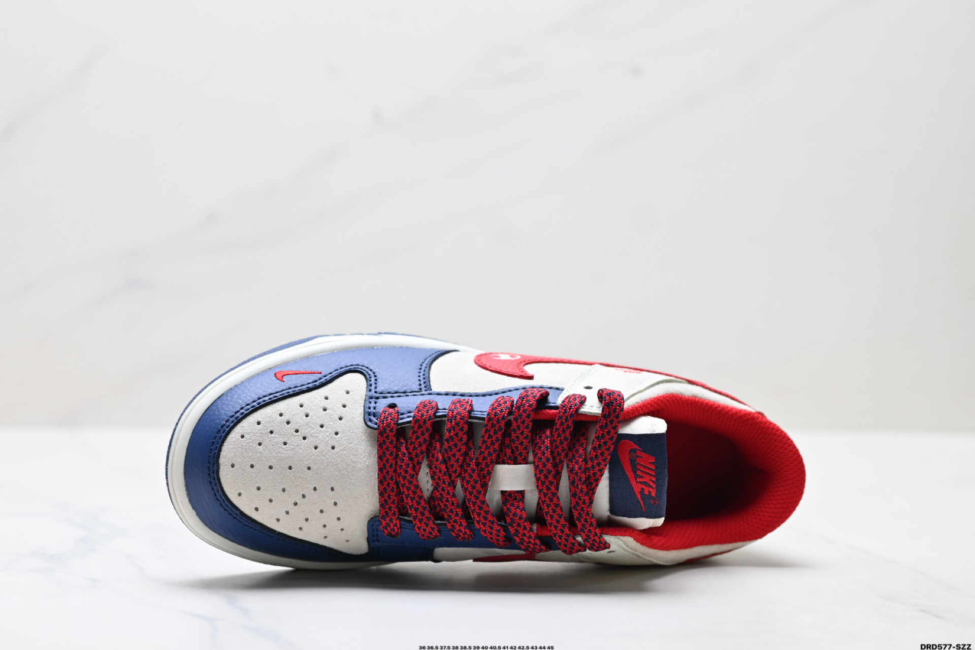 Nike Dunk Low Retro: Estilo clásico con un toque moderno y deportivo 3 i1755794384404 5843 0 1
