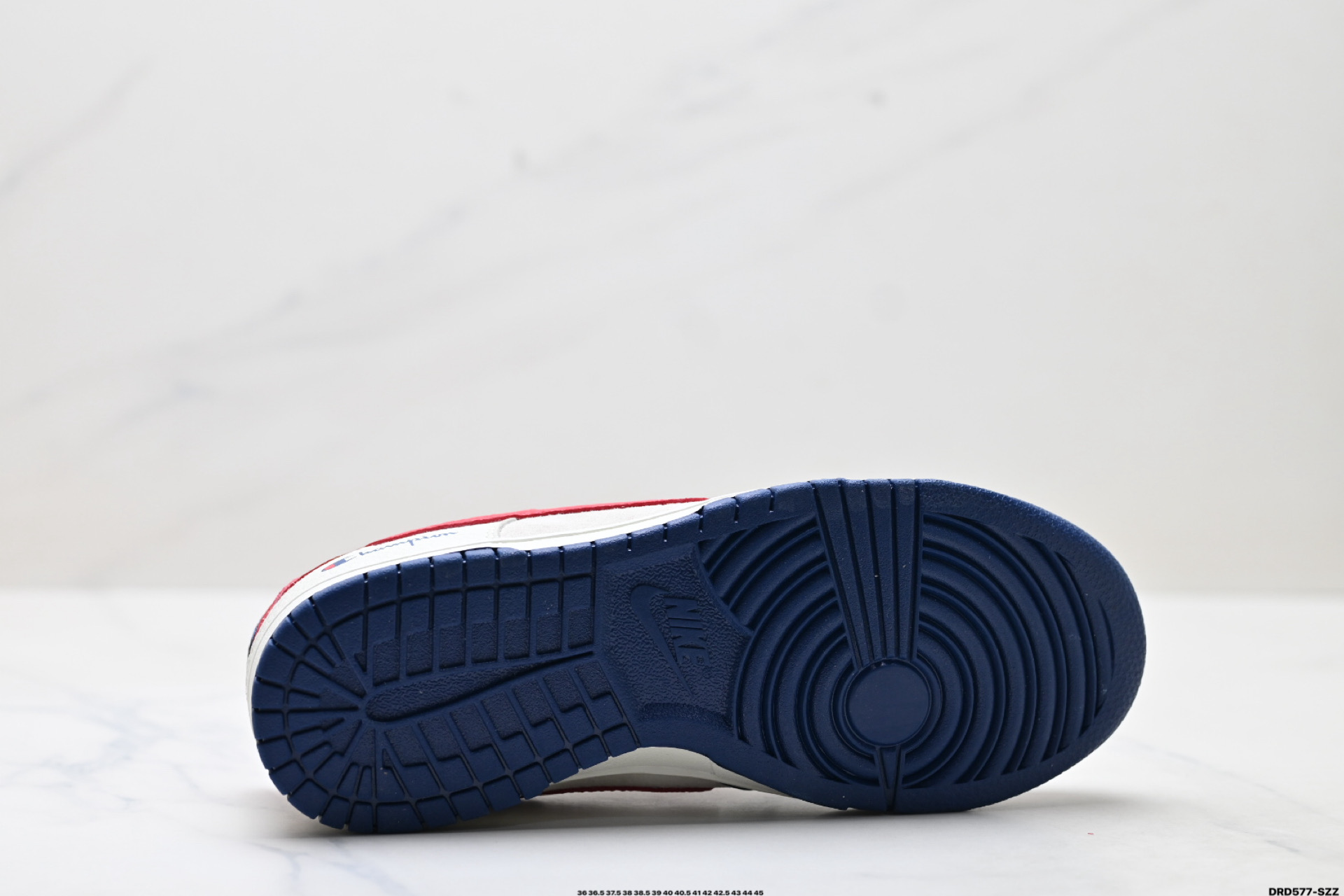 Nike Dunk Low Retro: Estilo clásico con un toque moderno y deportivo 10 i1755794384405 6482 0 8