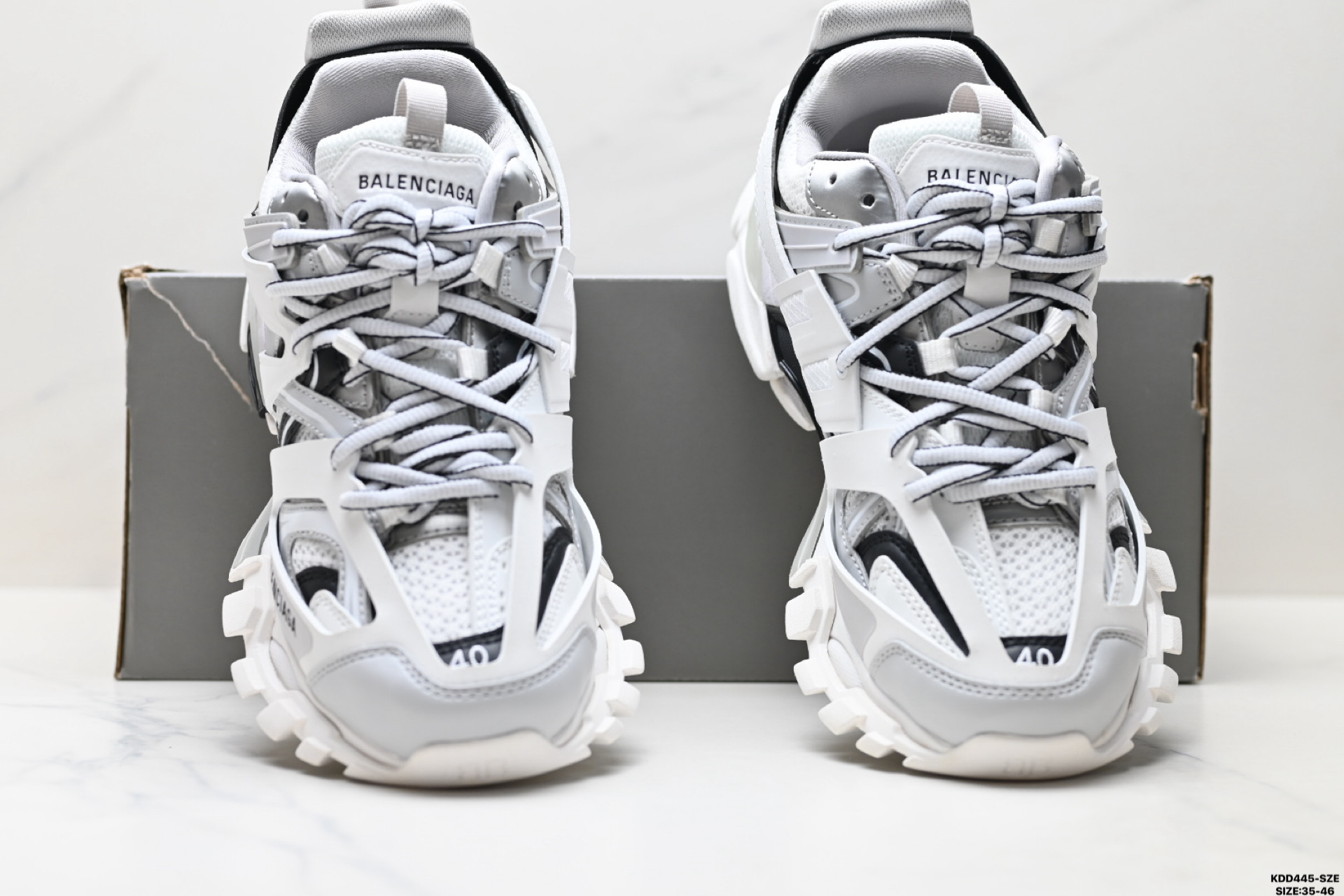 480 纯原Balenciaga巴黎世家 Track Trail 圆头系带 低帮复古老爹鞋  542023 W3AD3 9812
