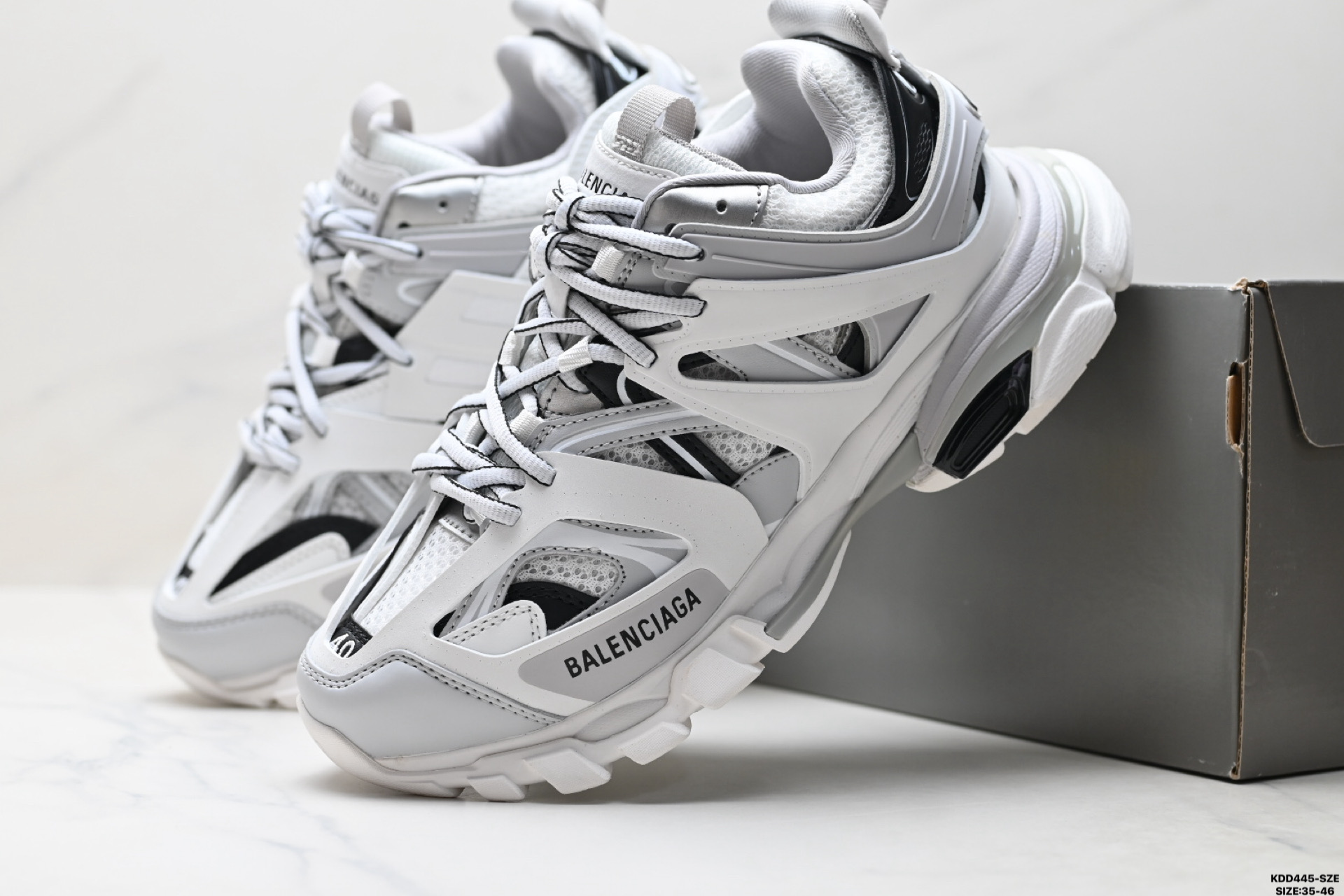 480 纯原Balenciaga巴黎世家 Track Trail 圆头系带 低帮复古老爹鞋  542023 W3AD3 9812
