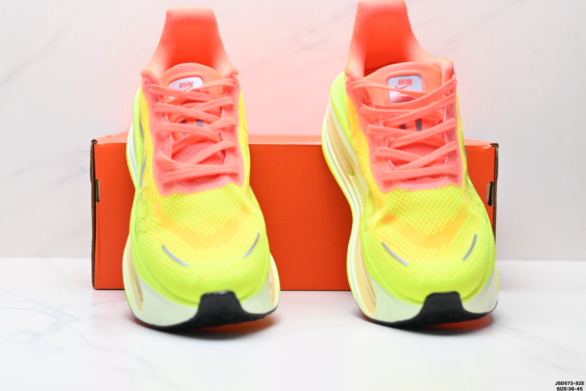 220 Nike VOMERO PREMIUM 耐克 舒适减震防滑 低帮跑步鞋 FN8453-019