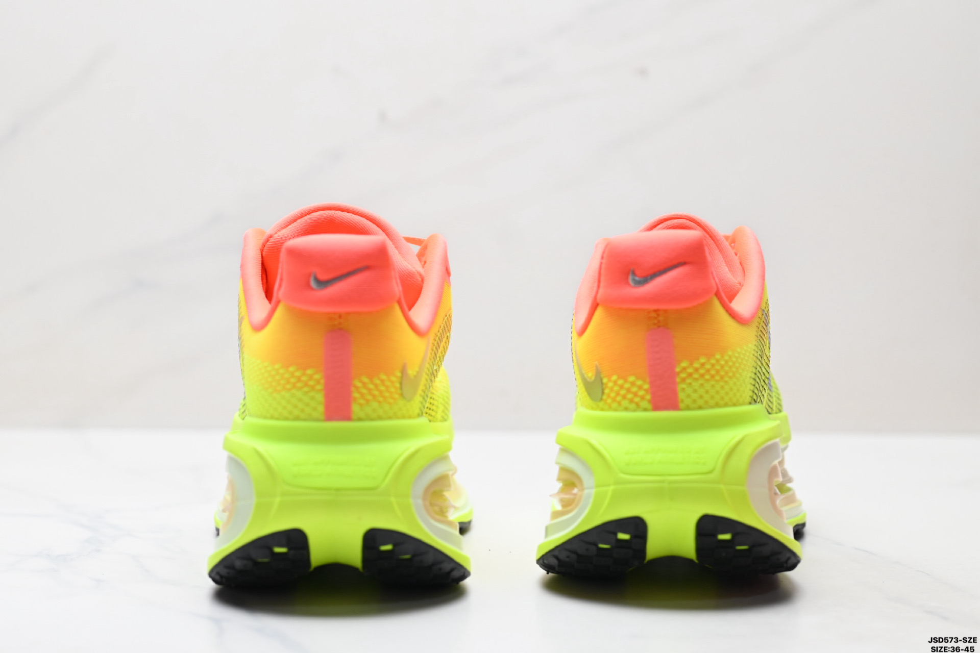 220 Nike VOMERO PREMIUM 耐克 舒适减震防滑 低帮跑步鞋 FN8453-019