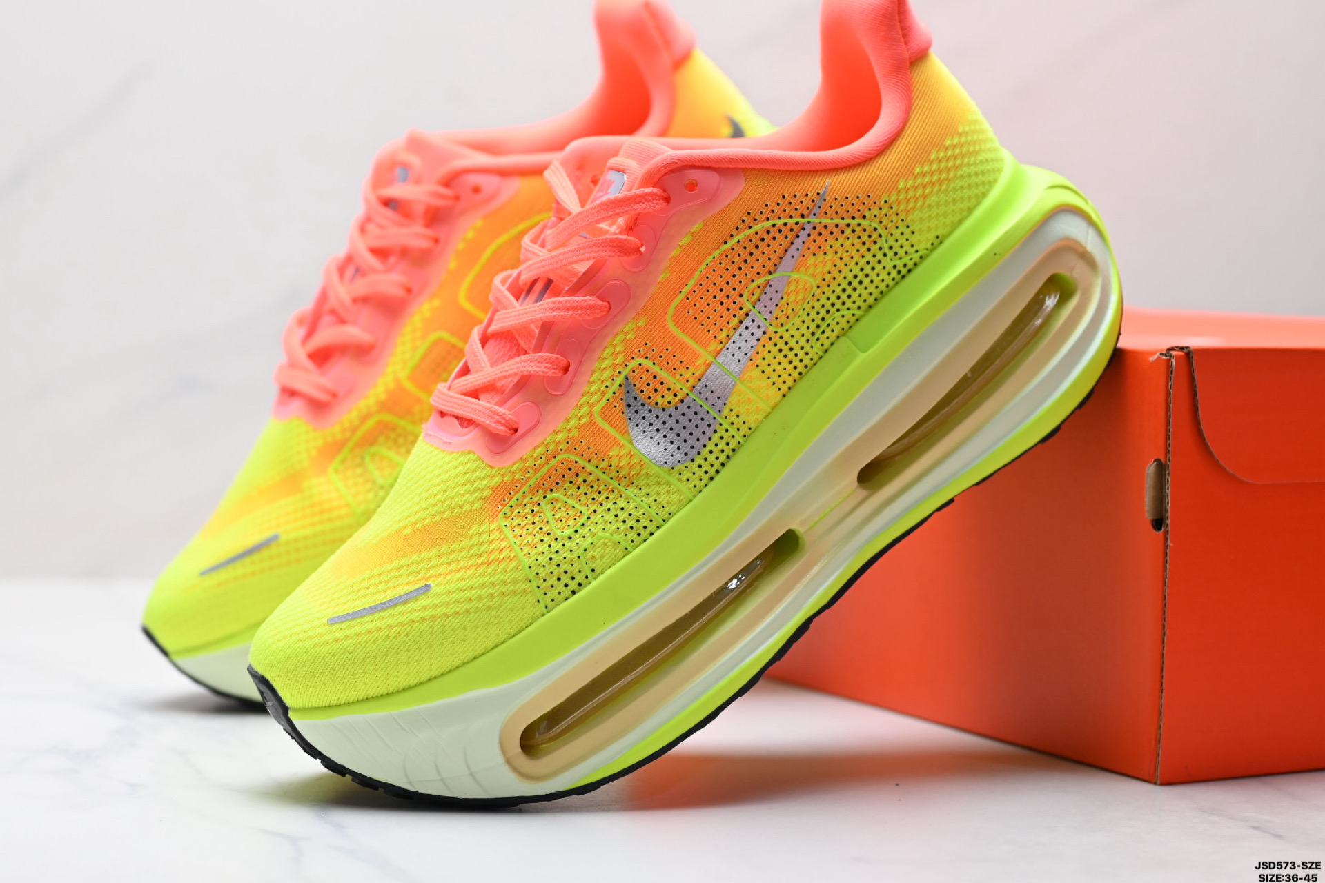 220 Nike VOMERO PREMIUM 耐克 舒适减震防滑 低帮跑步鞋 FN8453-019