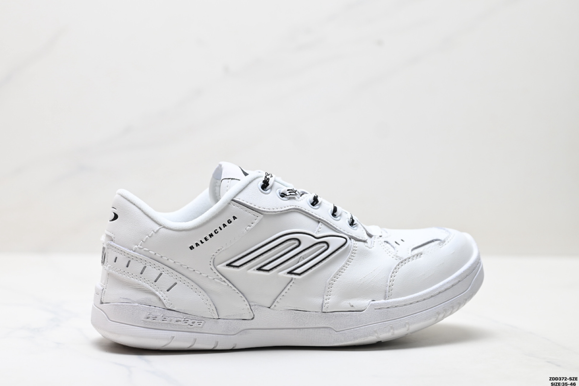 240 Balenciaga巴黎世家 Hamptons Worn-Out 圆头系带做旧低帮板鞋 841765 WCURS 9000