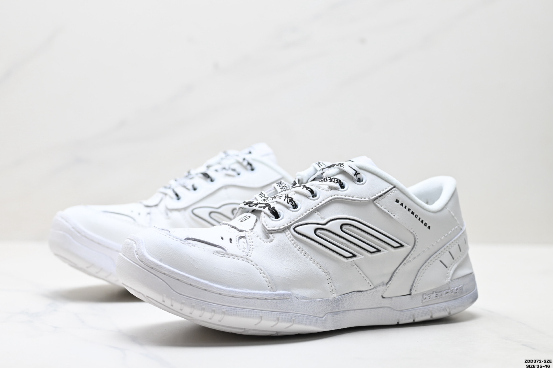 240 Balenciaga巴黎世家 Hamptons Worn-Out 圆头系带做旧低帮板鞋 841765 WCURS 9000