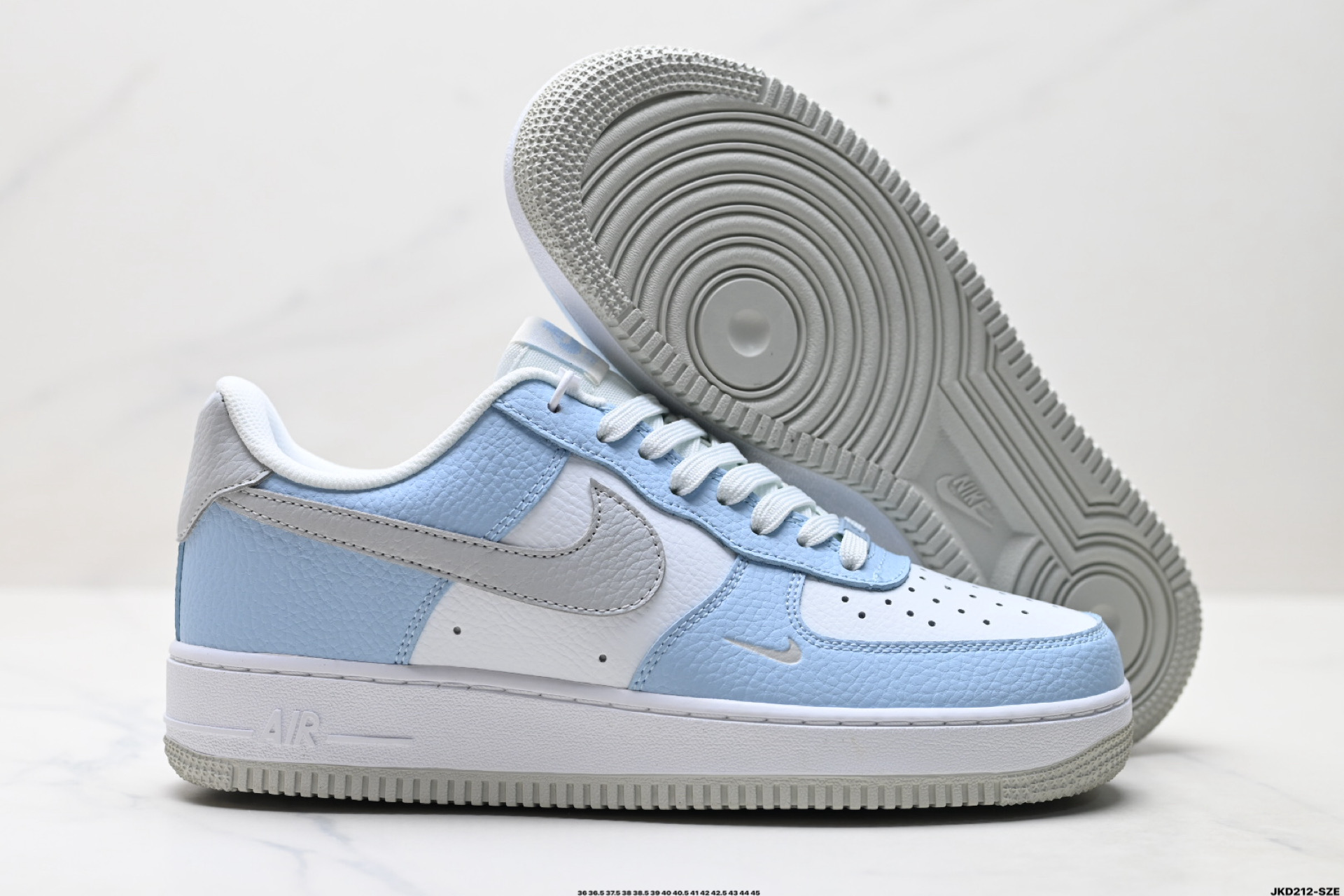 170 耐克Nike AIR FORCE 1‘07 空军一号低帮百搭休闲运动板鞋 HF0022-400