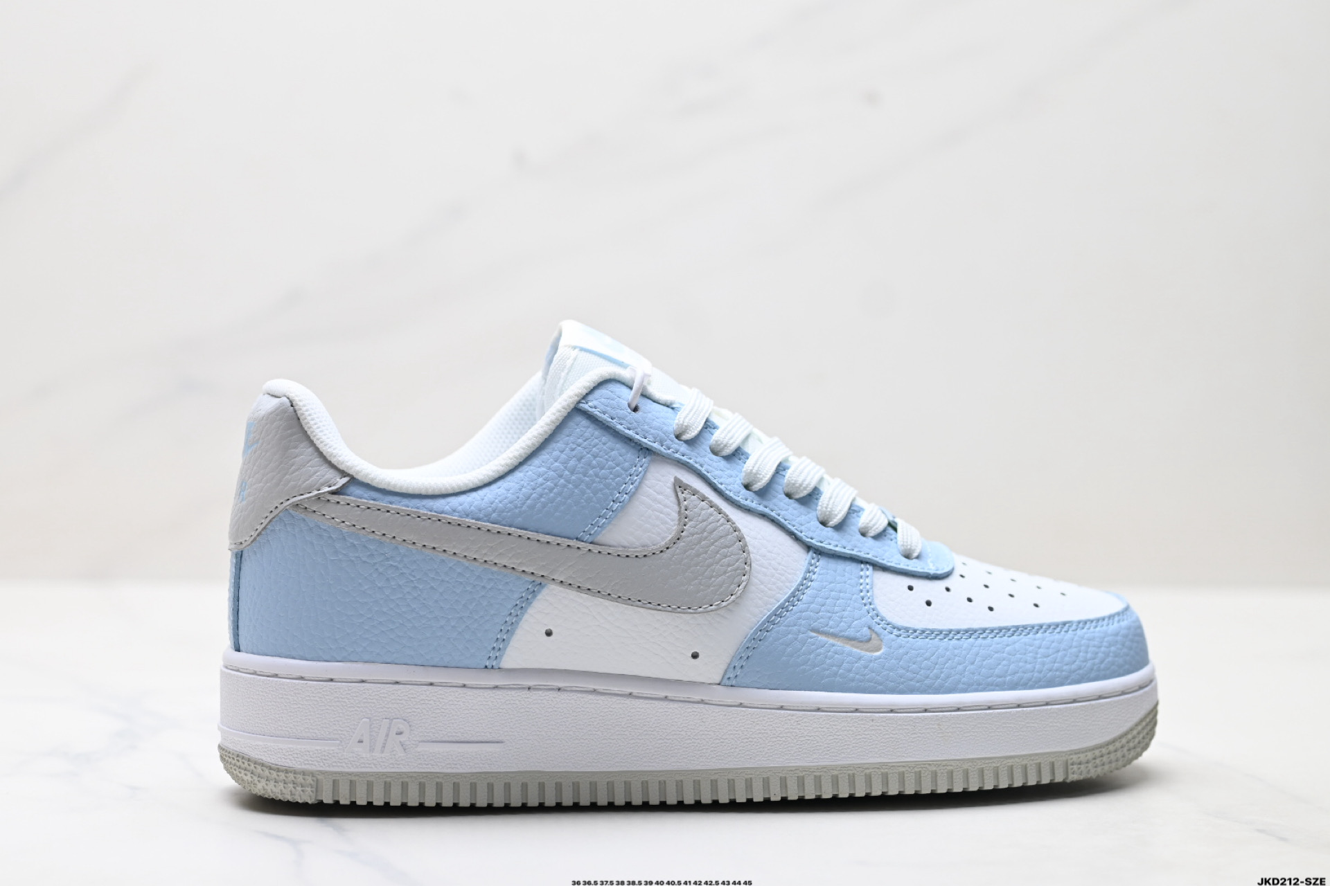 170 耐克Nike AIR FORCE 1‘07 空军一号低帮百搭休闲运动板鞋 HF0022-400