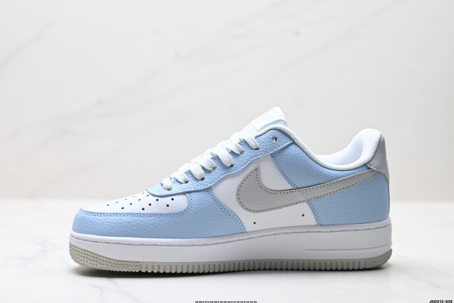 170 耐克Nike AIR FORCE 1‘07 空军一号低帮百搭休闲运动板鞋 HF0022-400