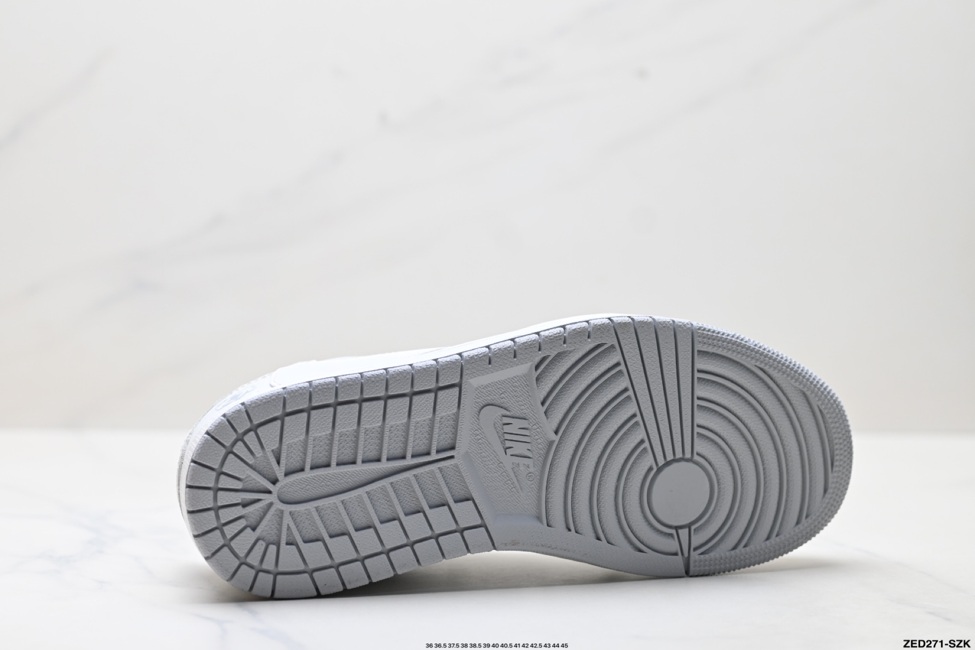 Nike Air Jordan 1 x Travis Scott 'DIY' Edición Limitada para Hombre 10 i1755965273117 4005 0 8