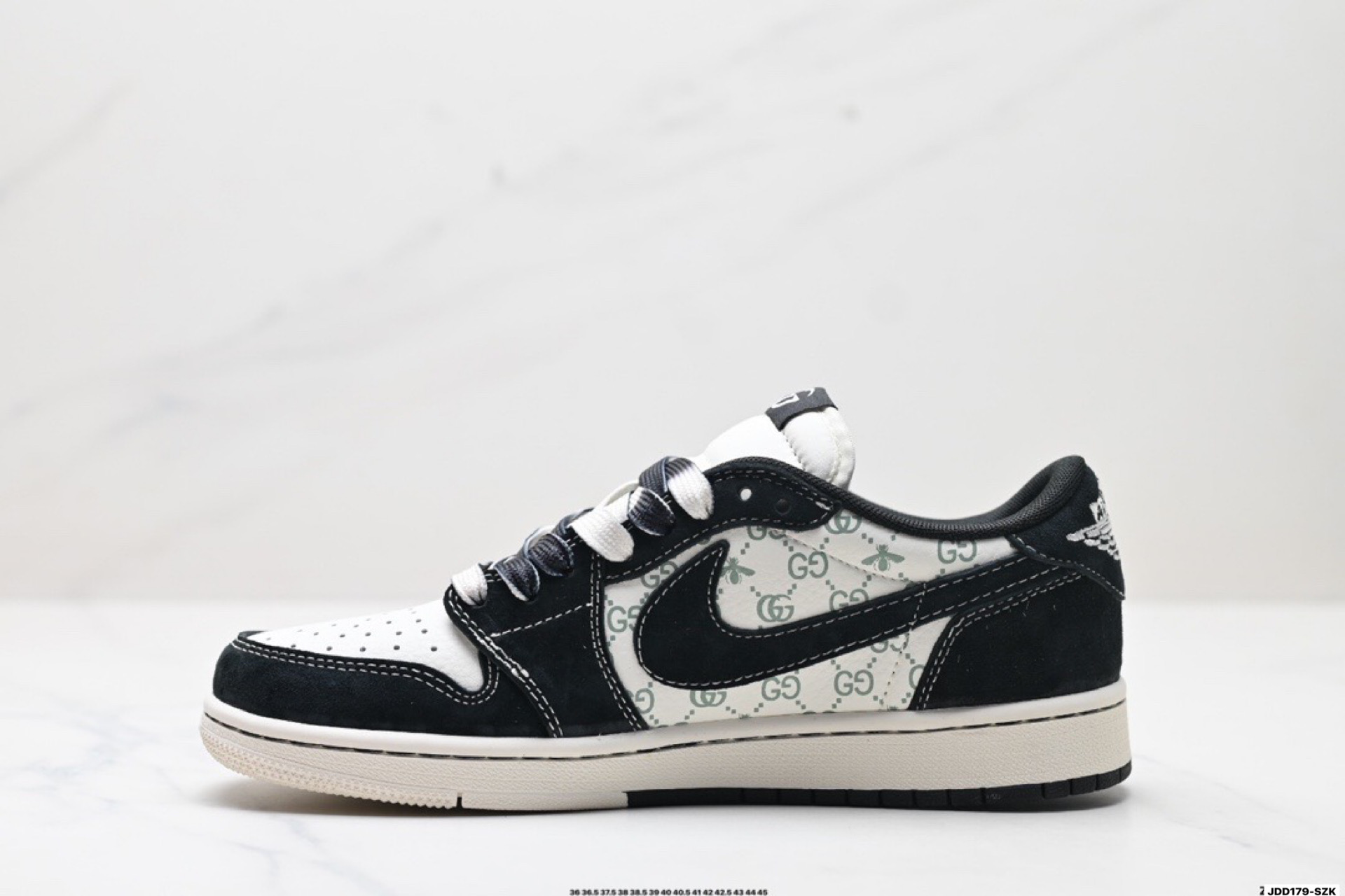 Nike Air Jordan 1 x Travis Scott 'DIY' Custom Low Sneakers 4 i1755967176087 4318 0 2