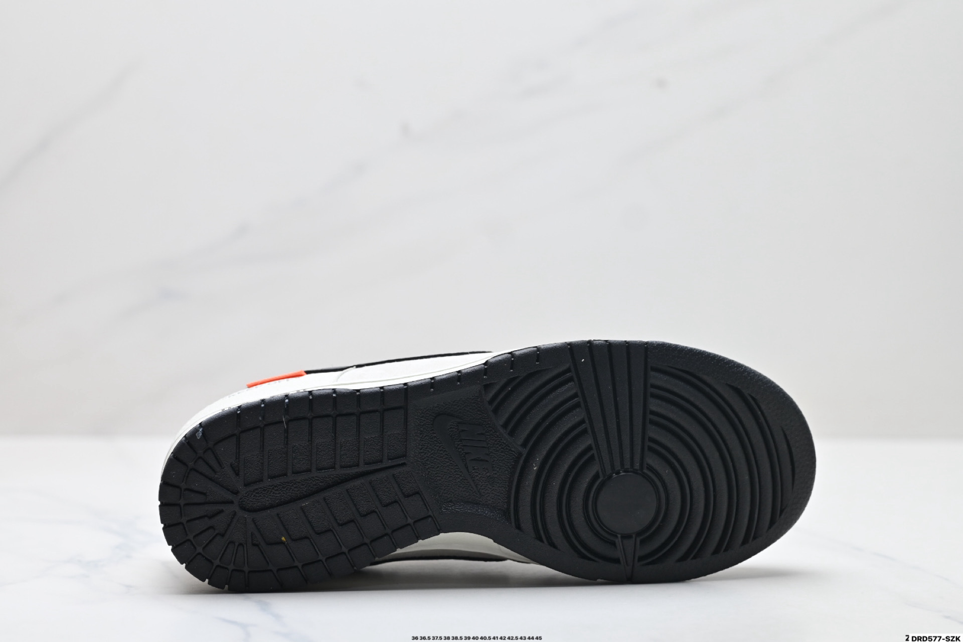 Nike Dunk Low Retro: Estilo y comodidad para tu día a día 10 i1755967253674 8840 0 8